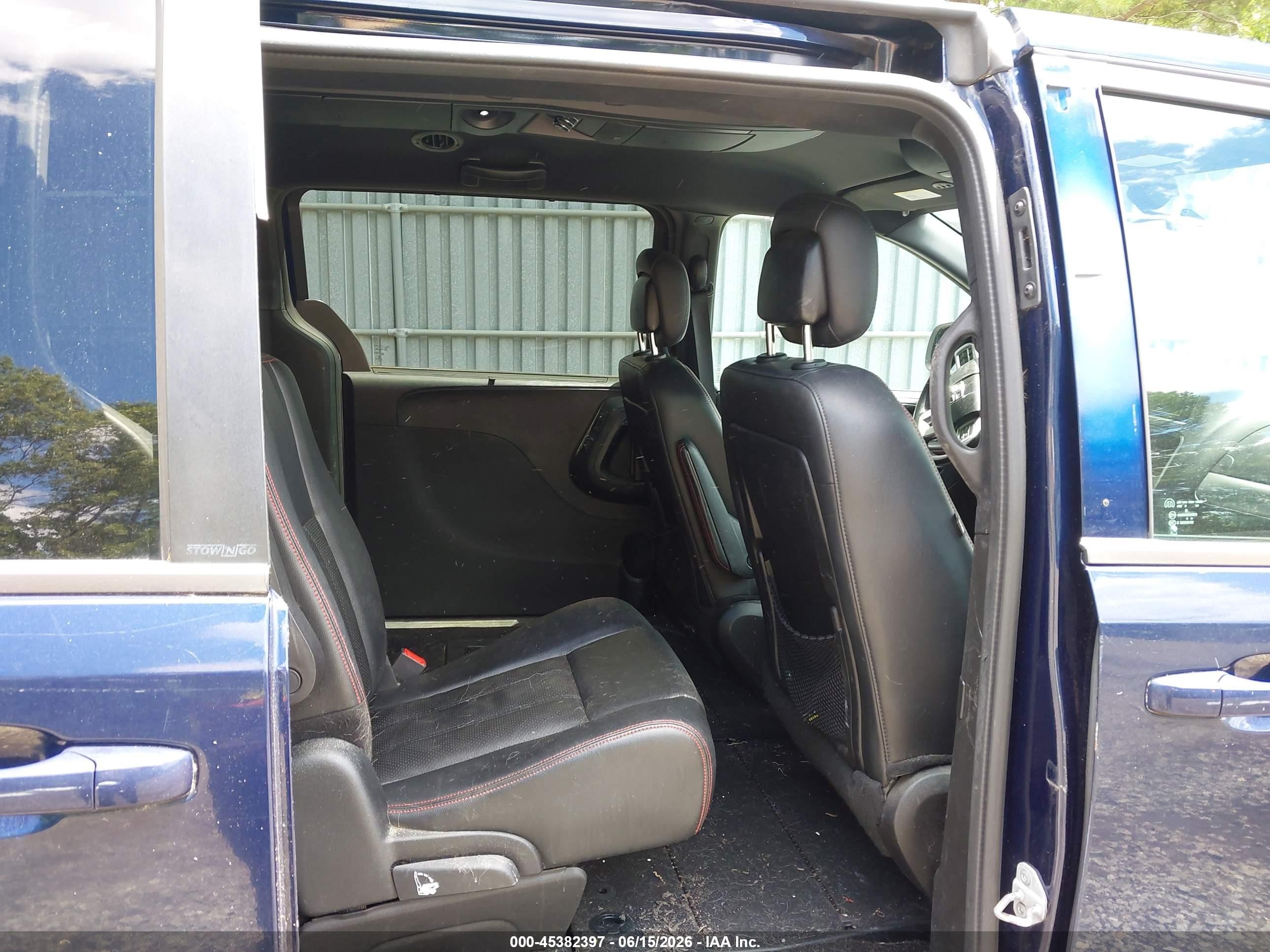 2013 Dodge Grand Caravan R/t Blue vin: 2C4RDGEG4DR656191