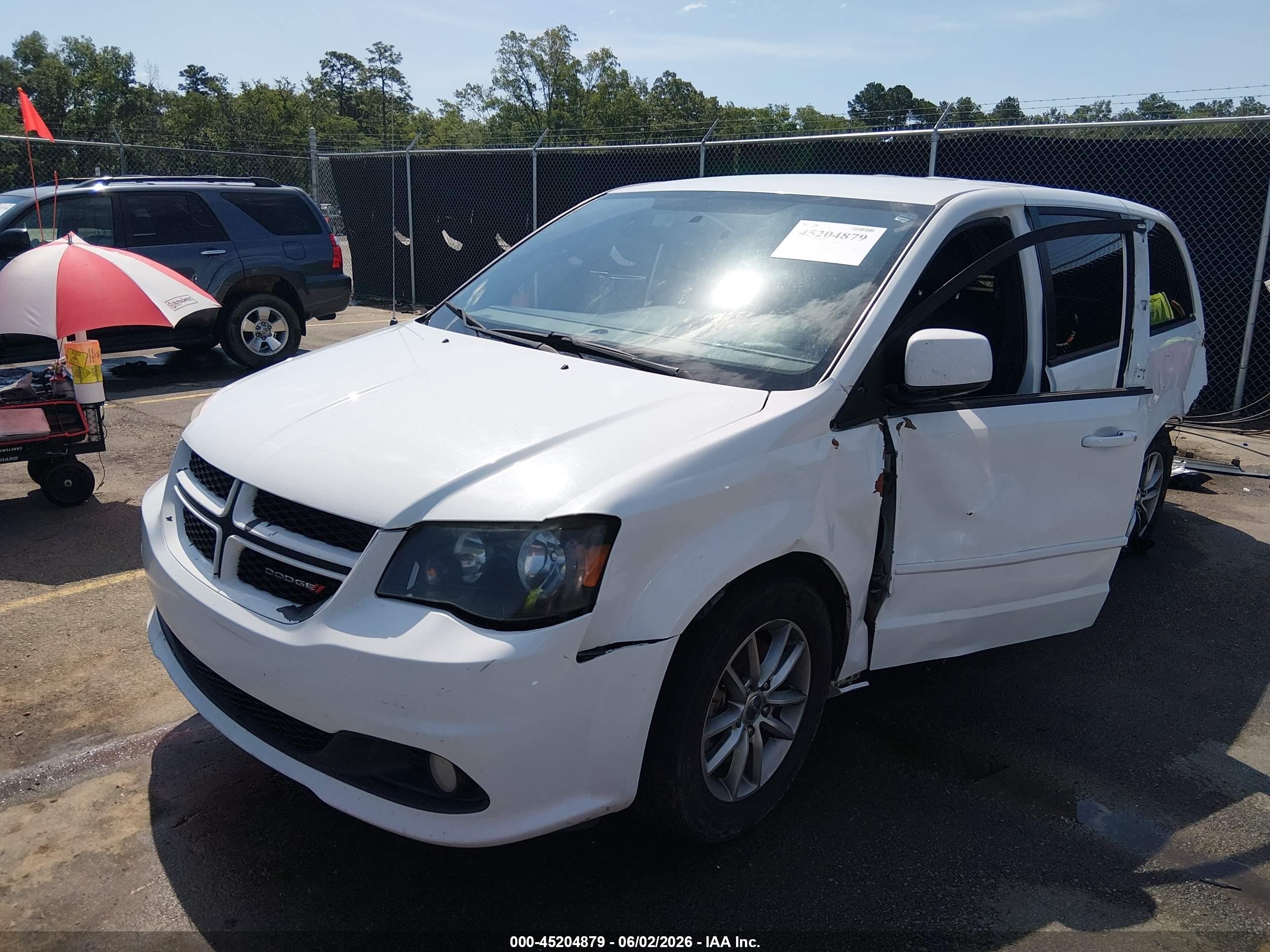 2014 Dodge Grand Caravan R/t White vin: 2C4RDGEG5ER190238