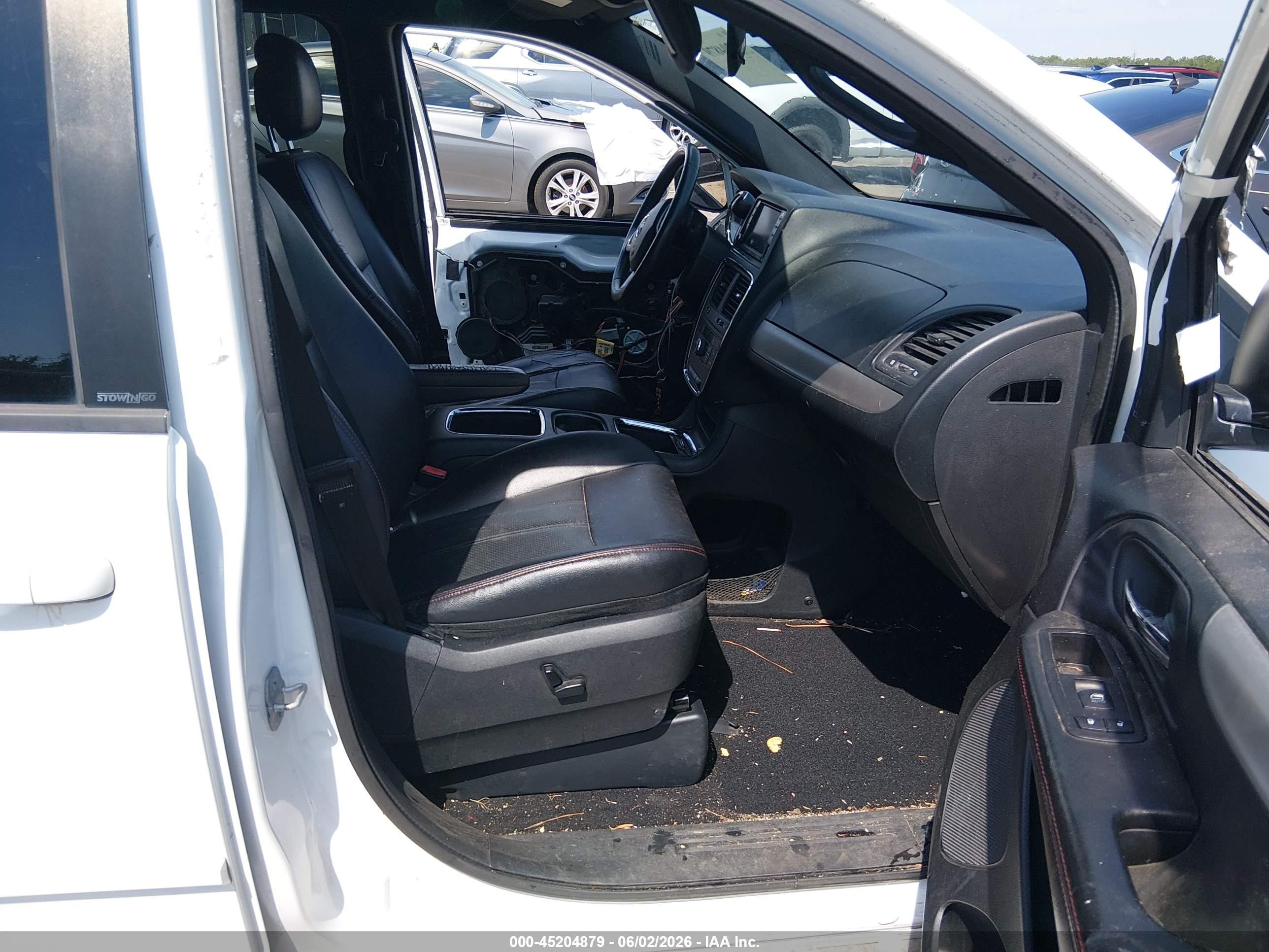 2014 Dodge Grand Caravan R/t White vin: 2C4RDGEG5ER190238