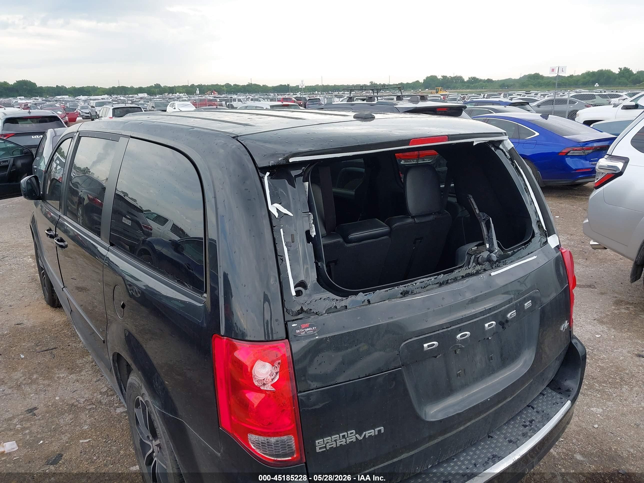 2015 Dodge Grand Caravan R/t Черный vin: 2C4RDGEG5FR660706