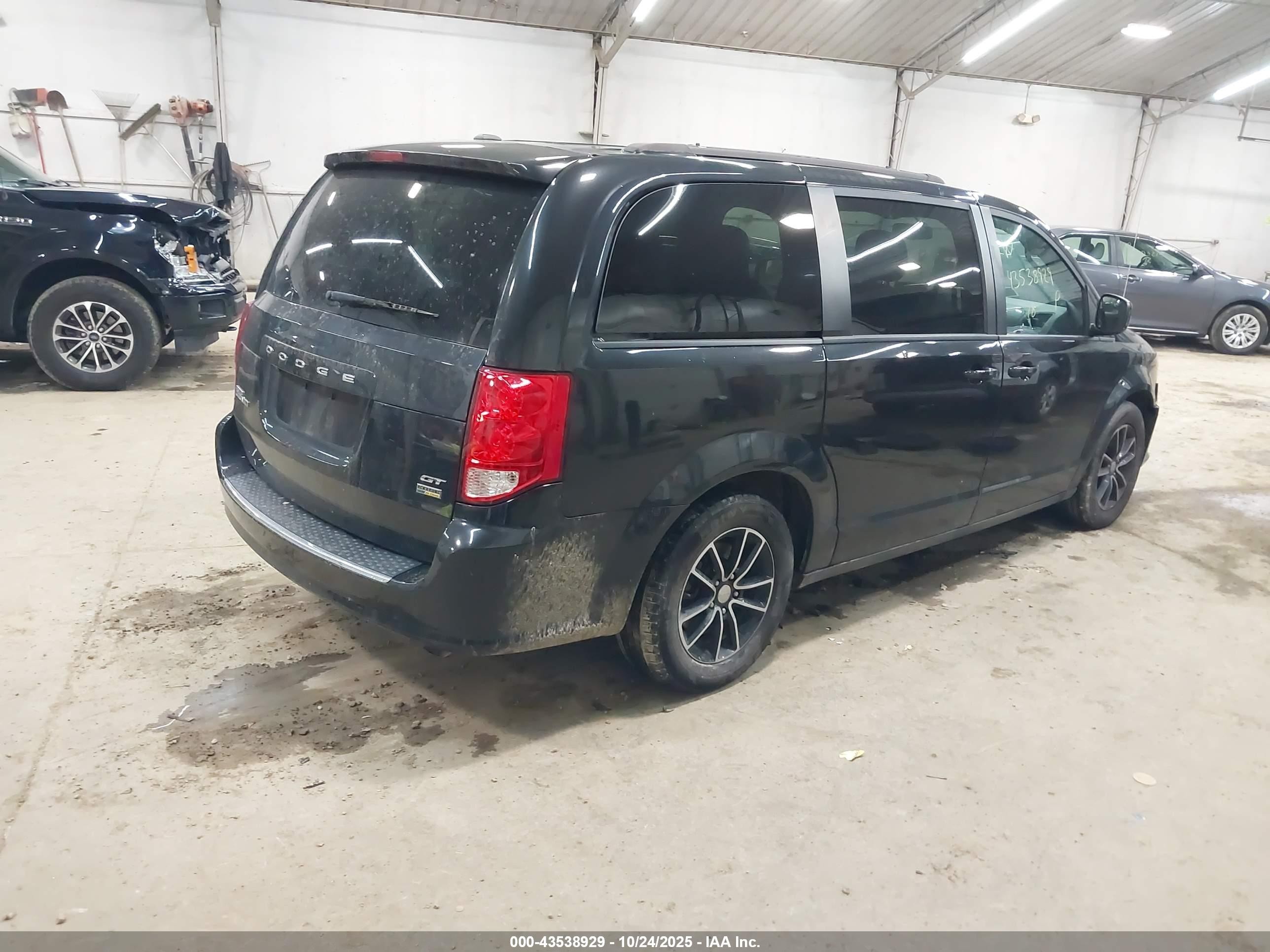 2018 Dodge Grand Caravan Gt Black vin: 2C4RDGEG5JR147688