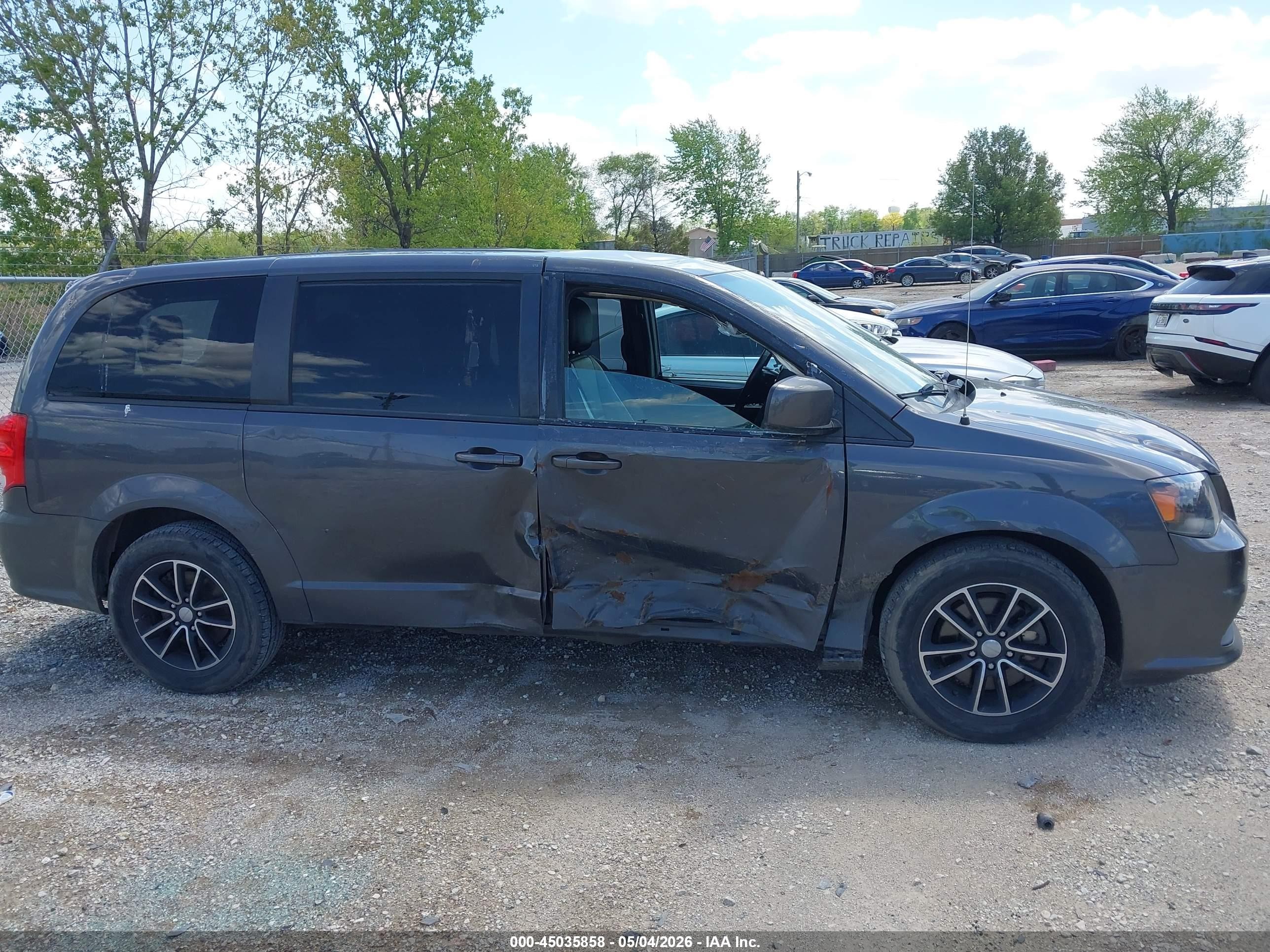 2018 Dodge Grand Caravan Gt Gray vin: 2C4RDGEG5JR159744