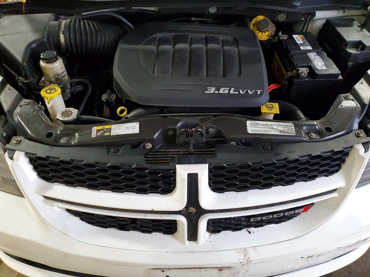 2018 Dodge Grand Caravan Gt White vin: 2C4RDGEG5JR335384