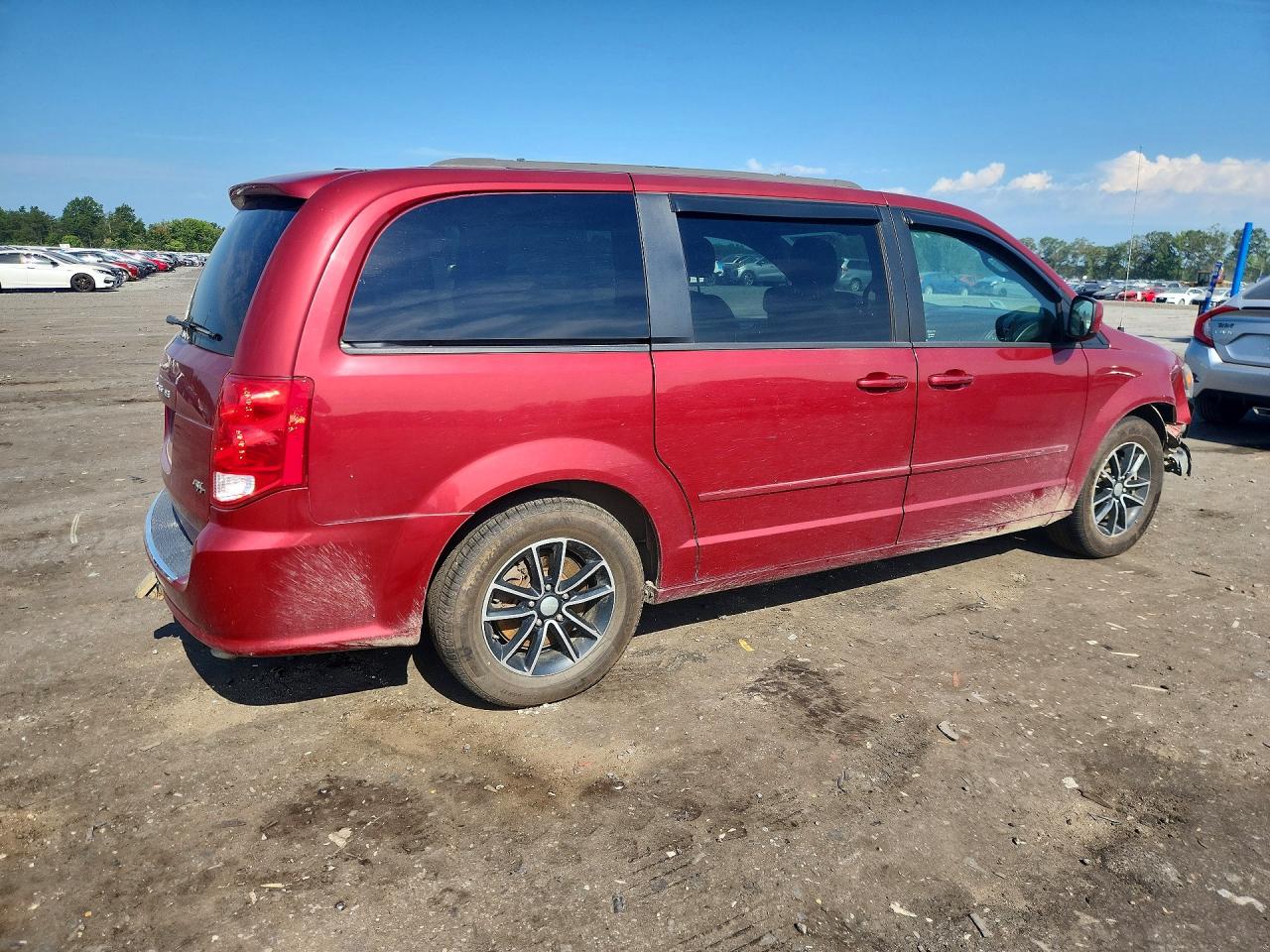 2015 Dodge Grand Caravan R/t Red vin: 2C4RDGEG6FR557715
