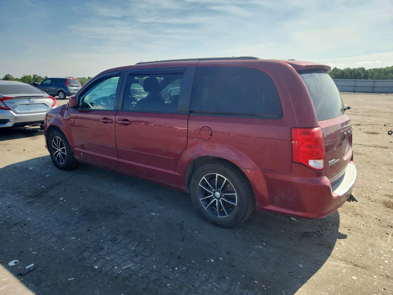 2015 Dodge Grand Caravan R/t Red vin: 2C4RDGEG6FR557715