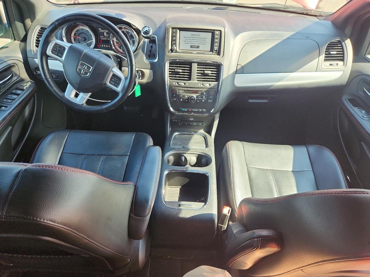 2015 Dodge Grand Caravan R/t Red vin: 2C4RDGEG6FR557715