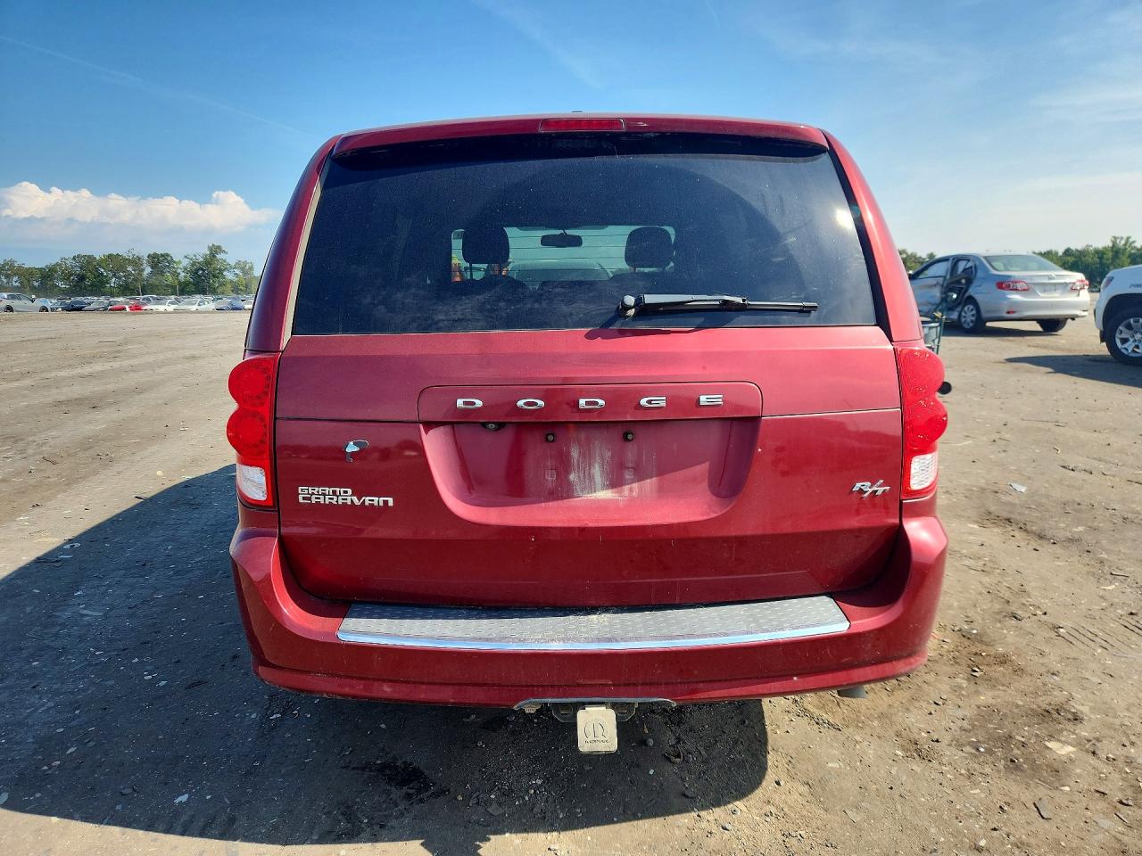 2015 Dodge Grand Caravan R/t Red vin: 2C4RDGEG6FR557715
