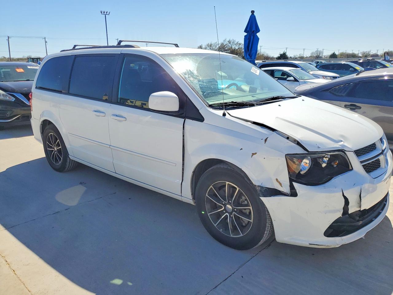 2016 Dodge Grand Caravan R White vin: 2C4RDGEG6GR265550