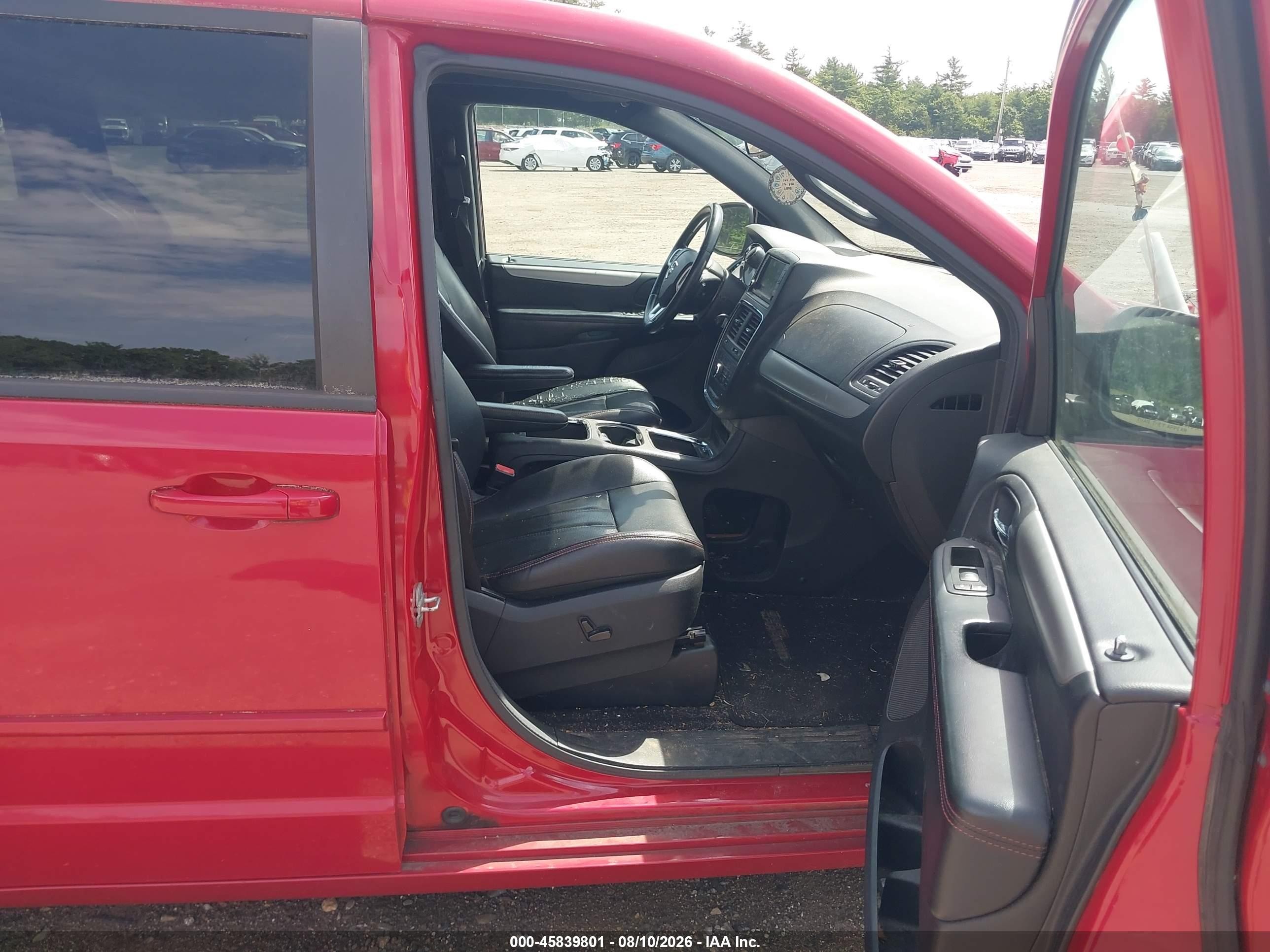 2013 Dodge Grand Caravan R/t Red vin: 2C4RDGEG7DR518161