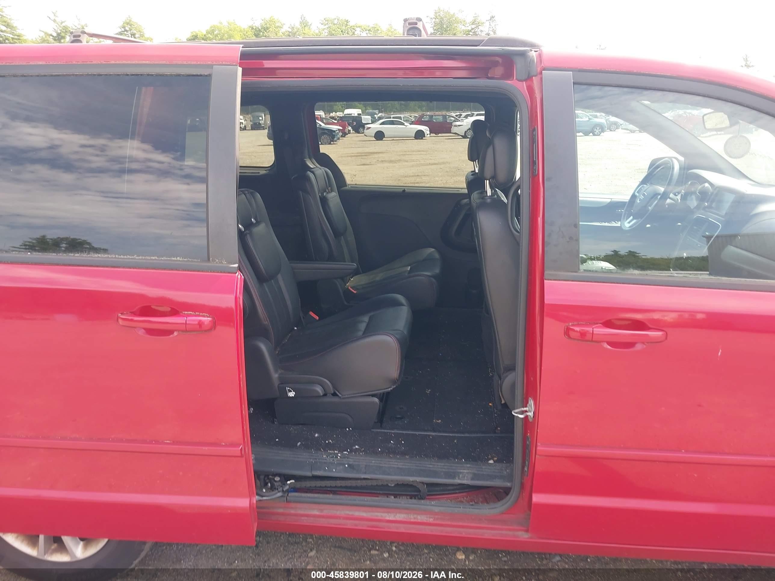 2013 Dodge Grand Caravan R/t Red vin: 2C4RDGEG7DR518161