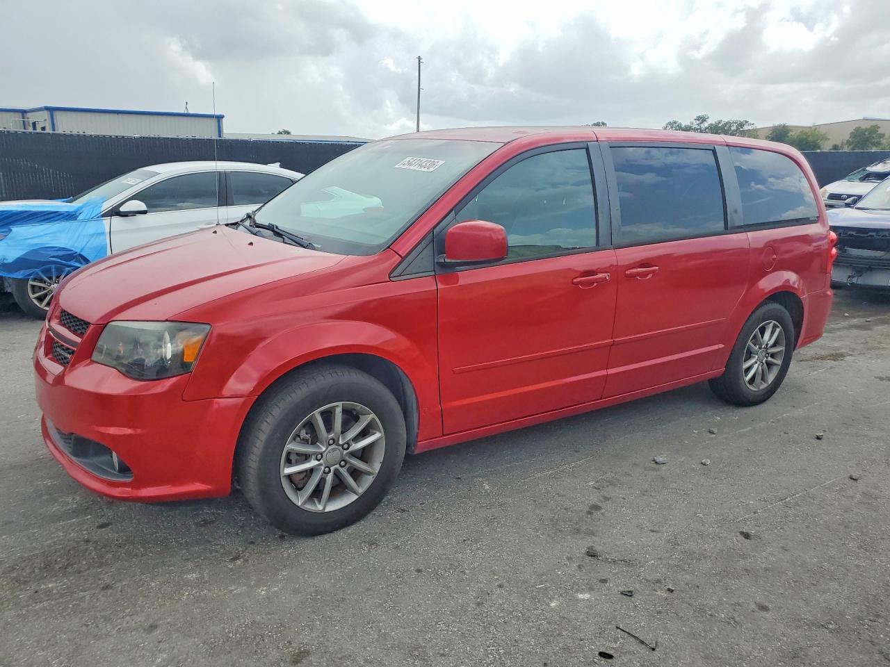 2014 Dodge Grand Caravan R Красный vin: 2C4RDGEG7ER337451