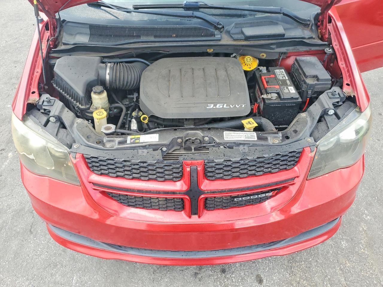 2014 Dodge Grand Caravan R Красный vin: 2C4RDGEG7ER337451