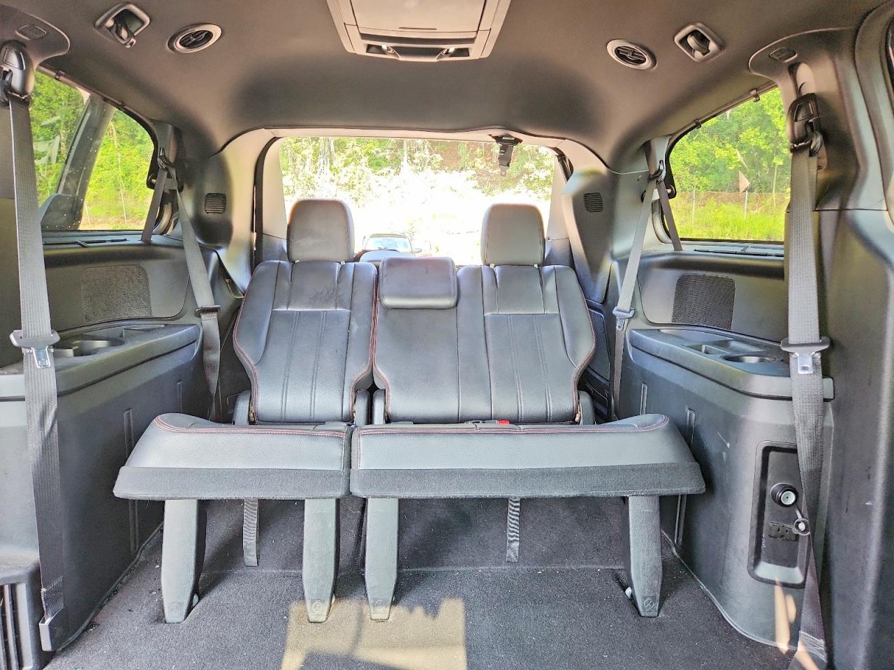 2015 Dodge Grand Caravan R/t Black vin: 2C4RDGEG7FR549946