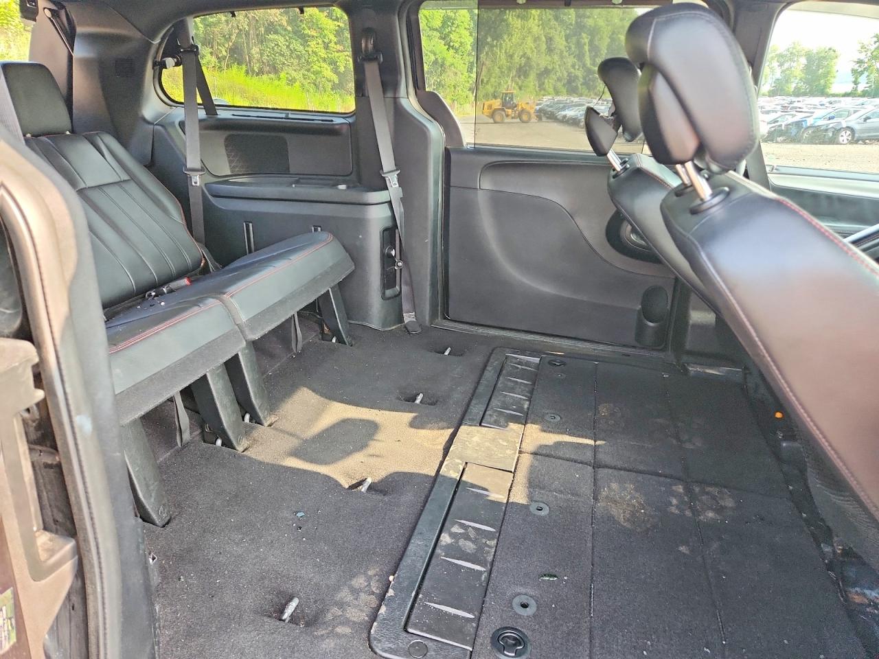 2015 Dodge Grand Caravan R/t Black vin: 2C4RDGEG7FR549946