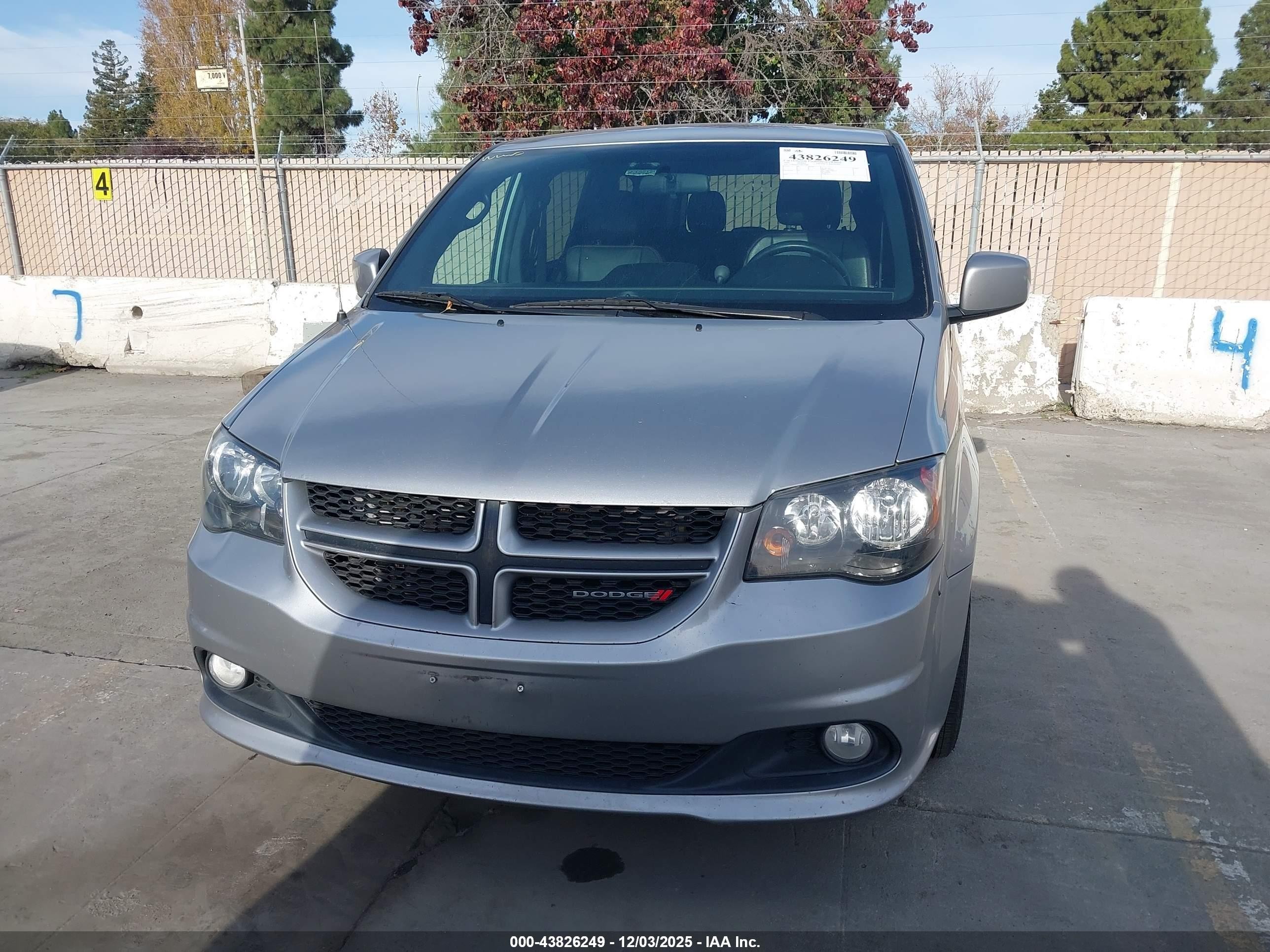 2016 Dodge Grand Caravan R/t Silver vin: 2C4RDGEG7GR310589