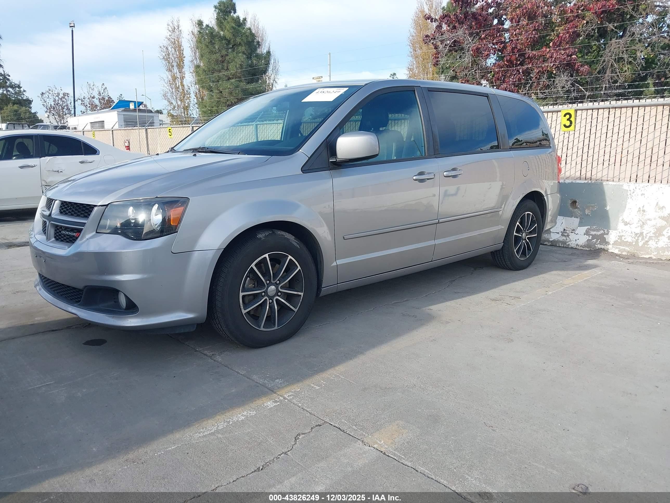 2016 Dodge Grand Caravan R/t Silver vin: 2C4RDGEG7GR310589