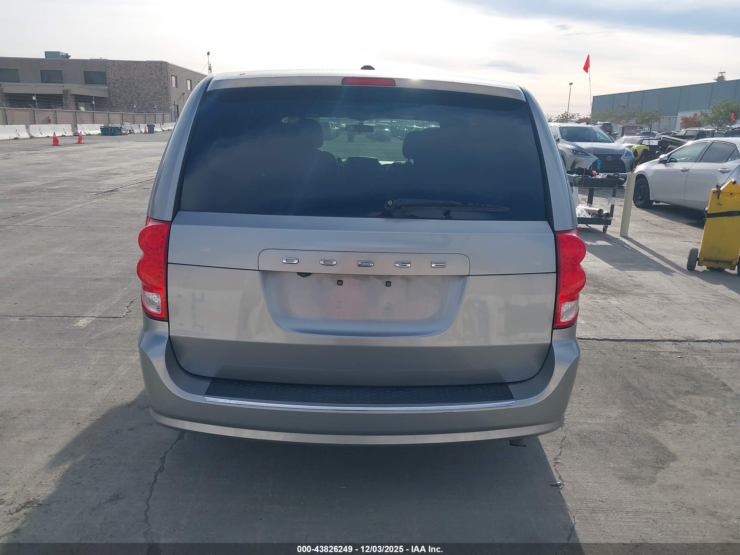 2016 Dodge Grand Caravan R/t Silver vin: 2C4RDGEG7GR310589