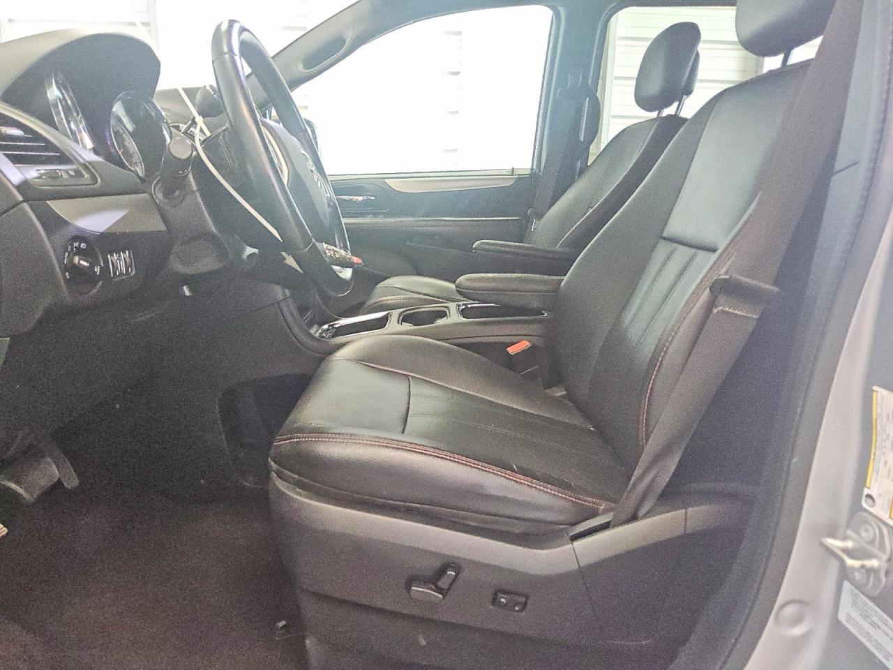 2016 Dodge Grand Caravan R/t Silver vin: 2C4RDGEG7GR320362