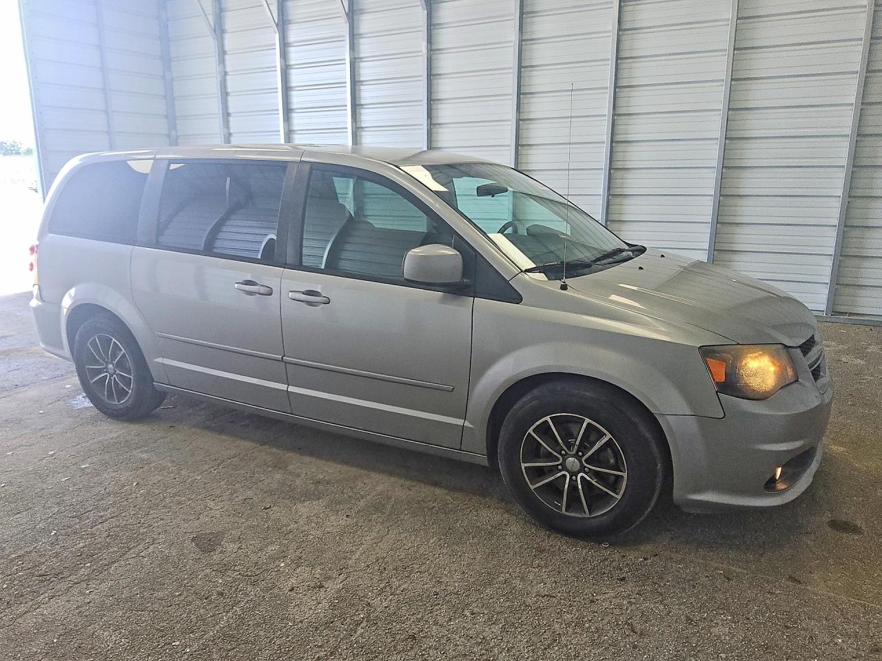 2016 Dodge Grand Caravan R/t Silver vin: 2C4RDGEG7GR320362