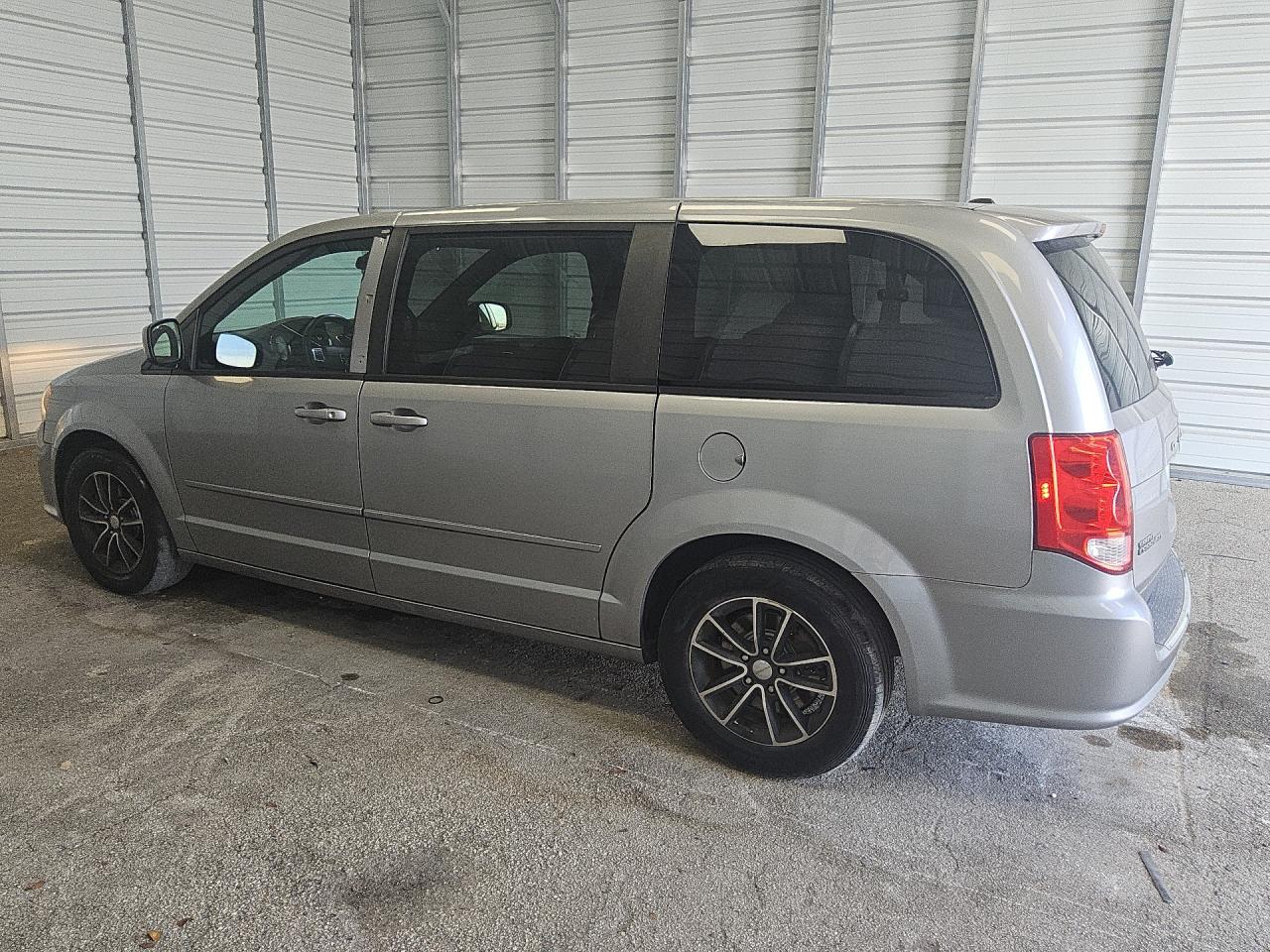 2016 Dodge Grand Caravan R/t Silver vin: 2C4RDGEG7GR320362 Damage: Left Front Door Applique, Missing, Replacement Required
