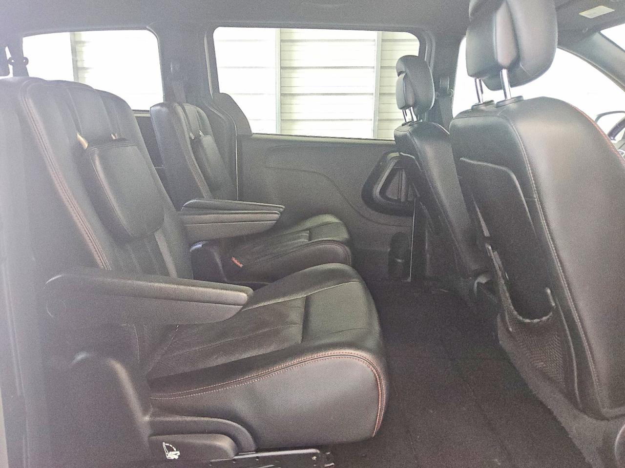 2016 Dodge Grand Caravan R/t Silver vin: 2C4RDGEG7GR320362