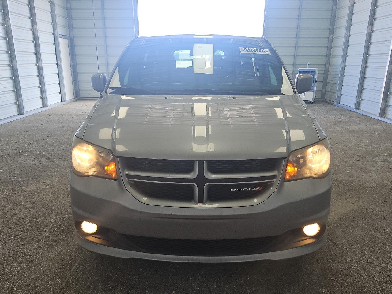 2016 Dodge Grand Caravan R/t Silver vin: 2C4RDGEG7GR320362 Damage: Front Bumper/Cover, Chipped, 10 Or More