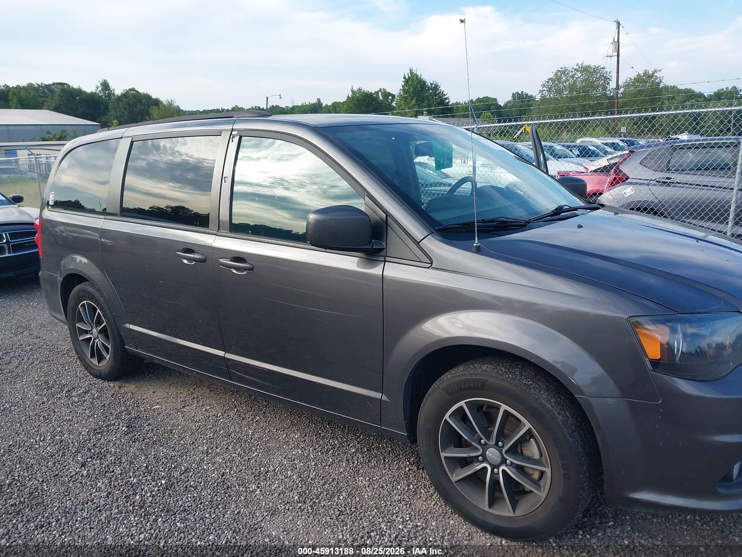 2018 Dodge Grand Caravan Gt Gray vin: 2C4RDGEG7JR202044
