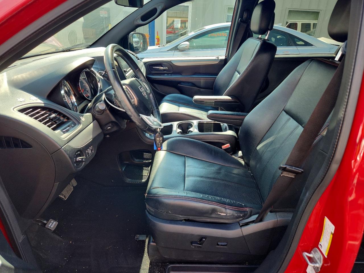 2014 Dodge Grand Caravan R/t Red vin: 2C4RDGEG8ER337801