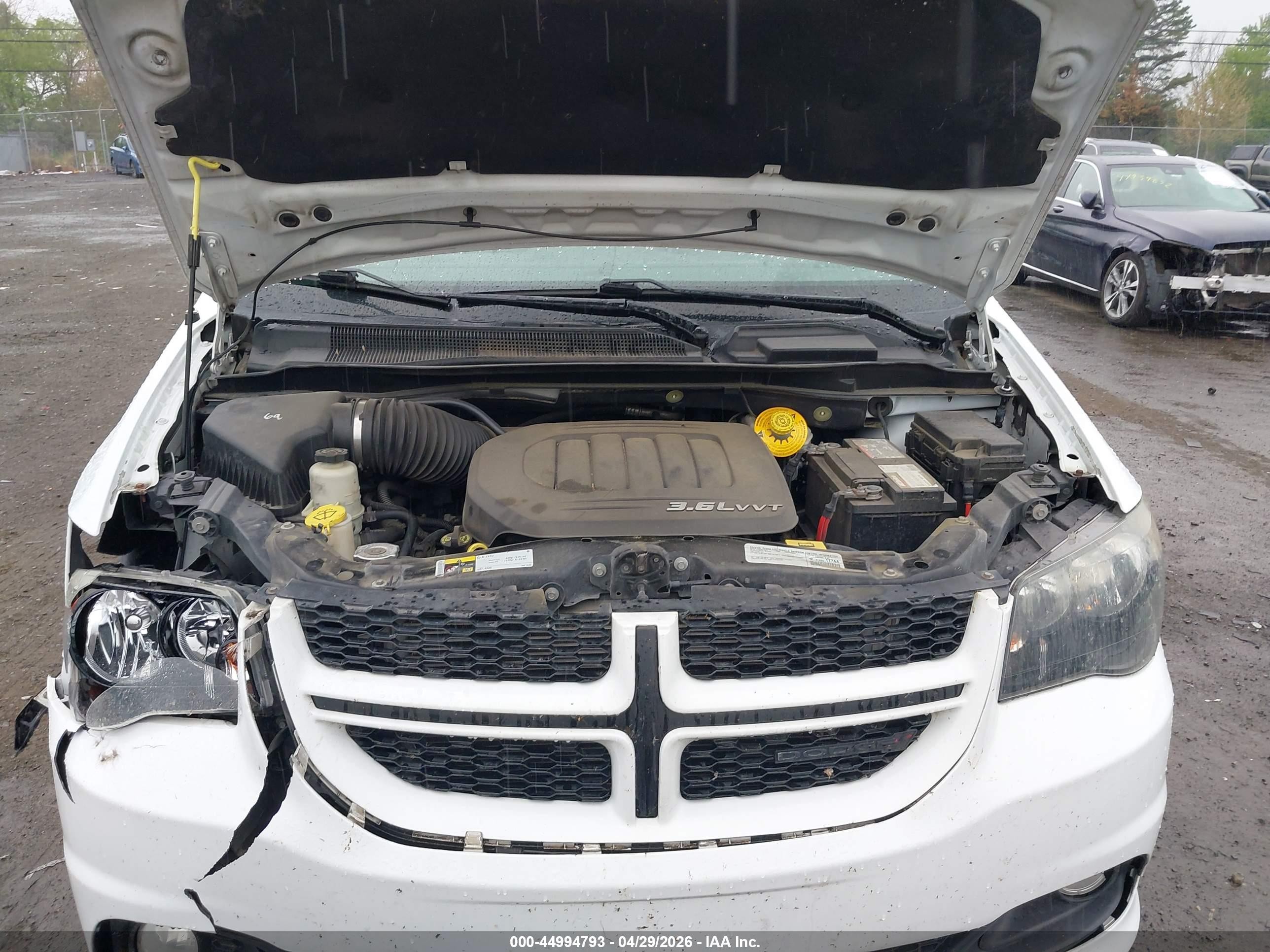 2015 Dodge Grand Caravan R/t White vin: 2C4RDGEG8FR594247