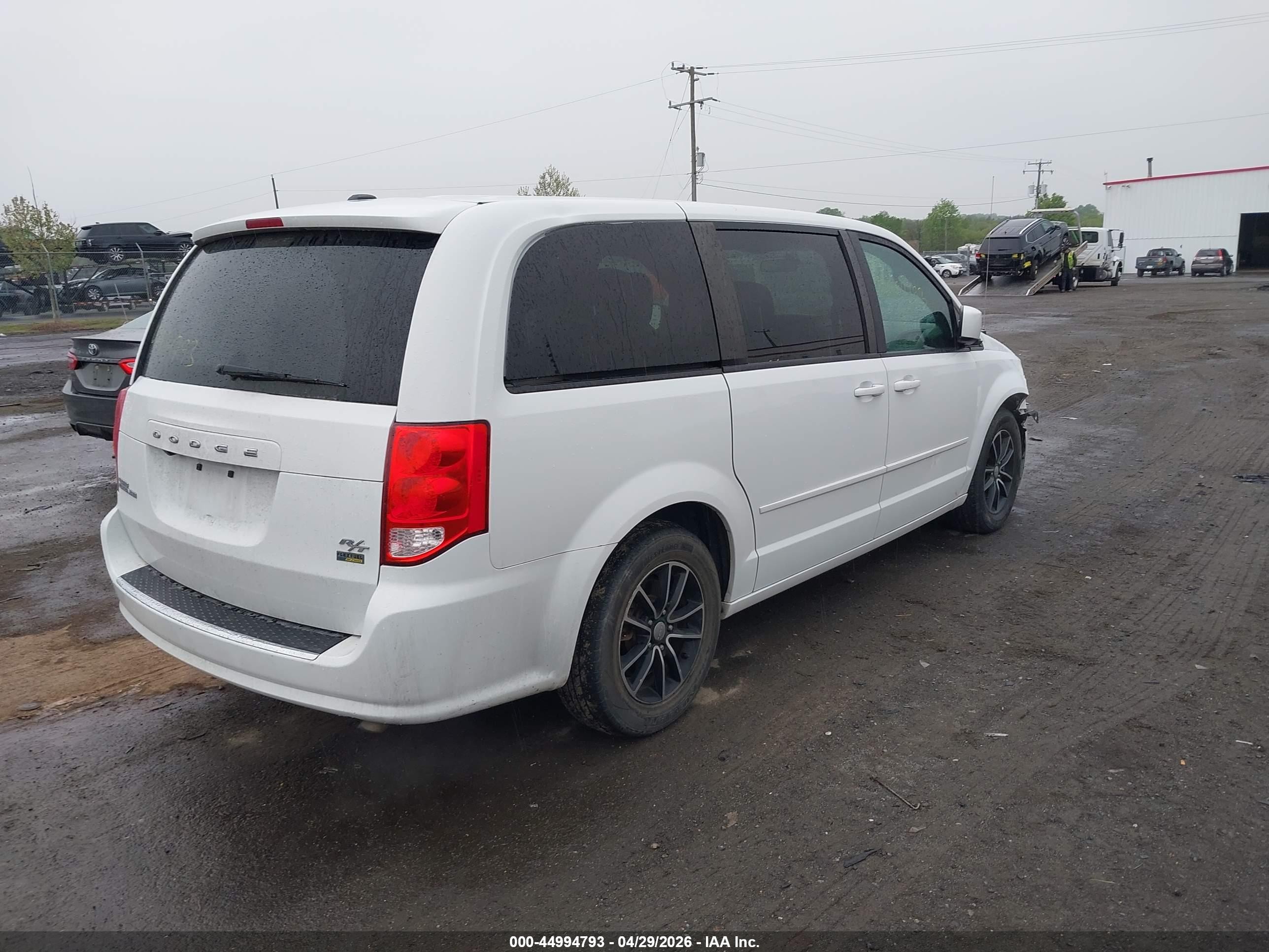 2015 Dodge Grand Caravan R/t White vin: 2C4RDGEG8FR594247