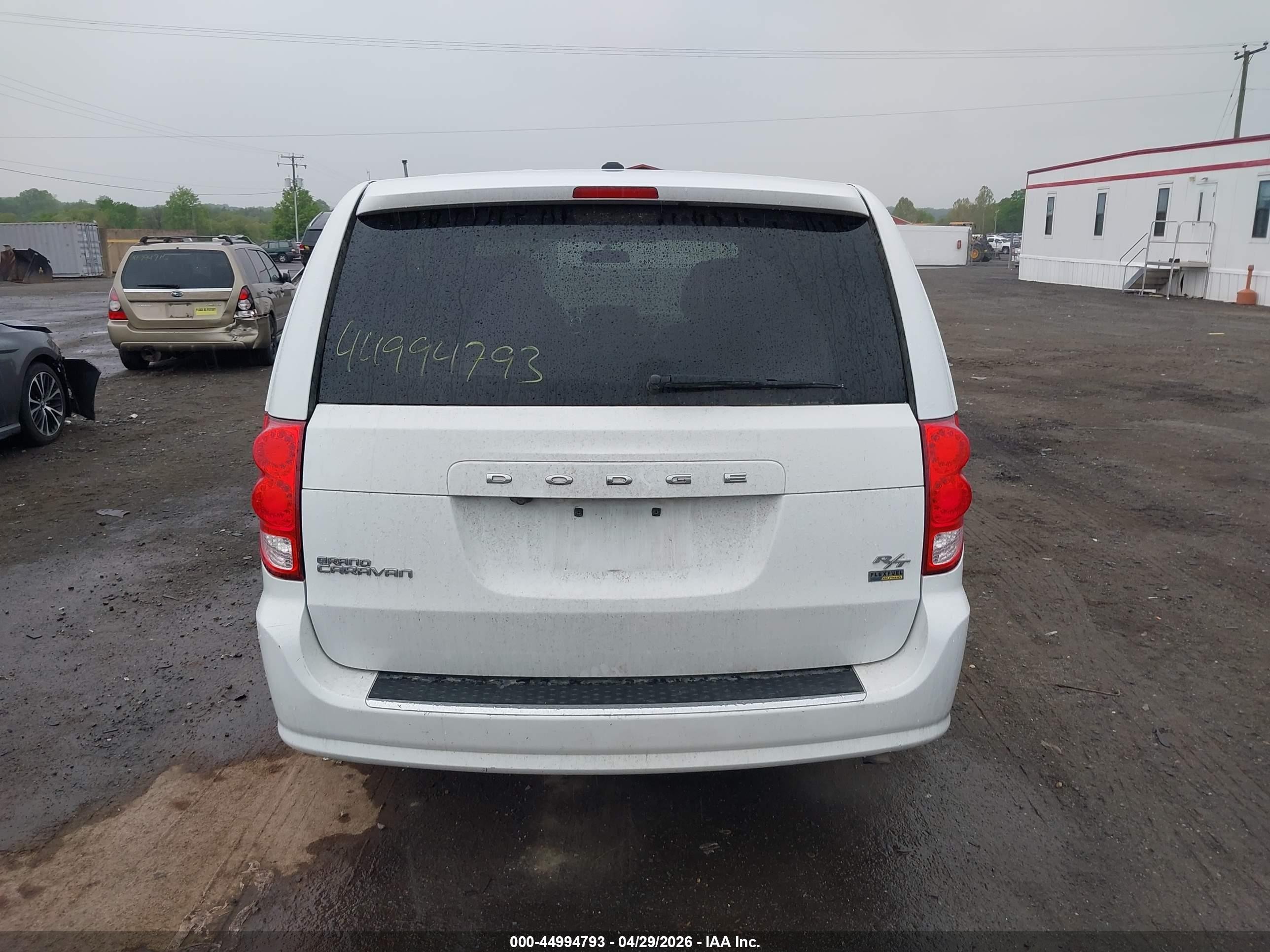 2015 Dodge Grand Caravan R/t White vin: 2C4RDGEG8FR594247