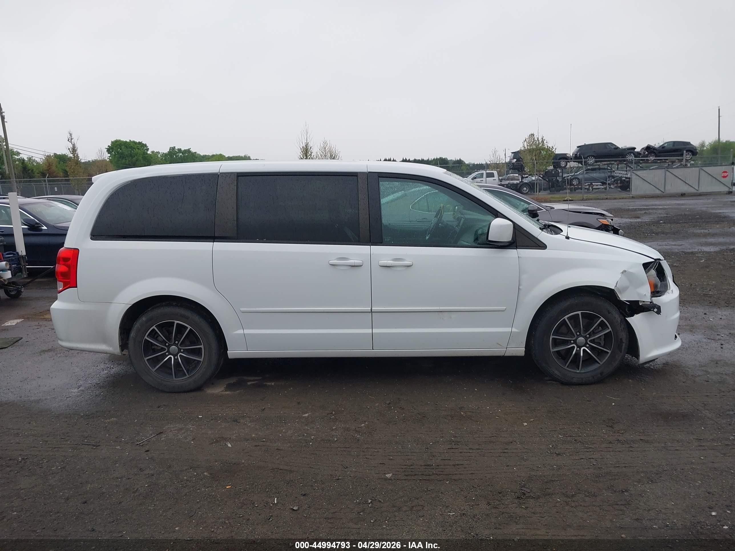 2015 Dodge Grand Caravan R/t White vin: 2C4RDGEG8FR594247