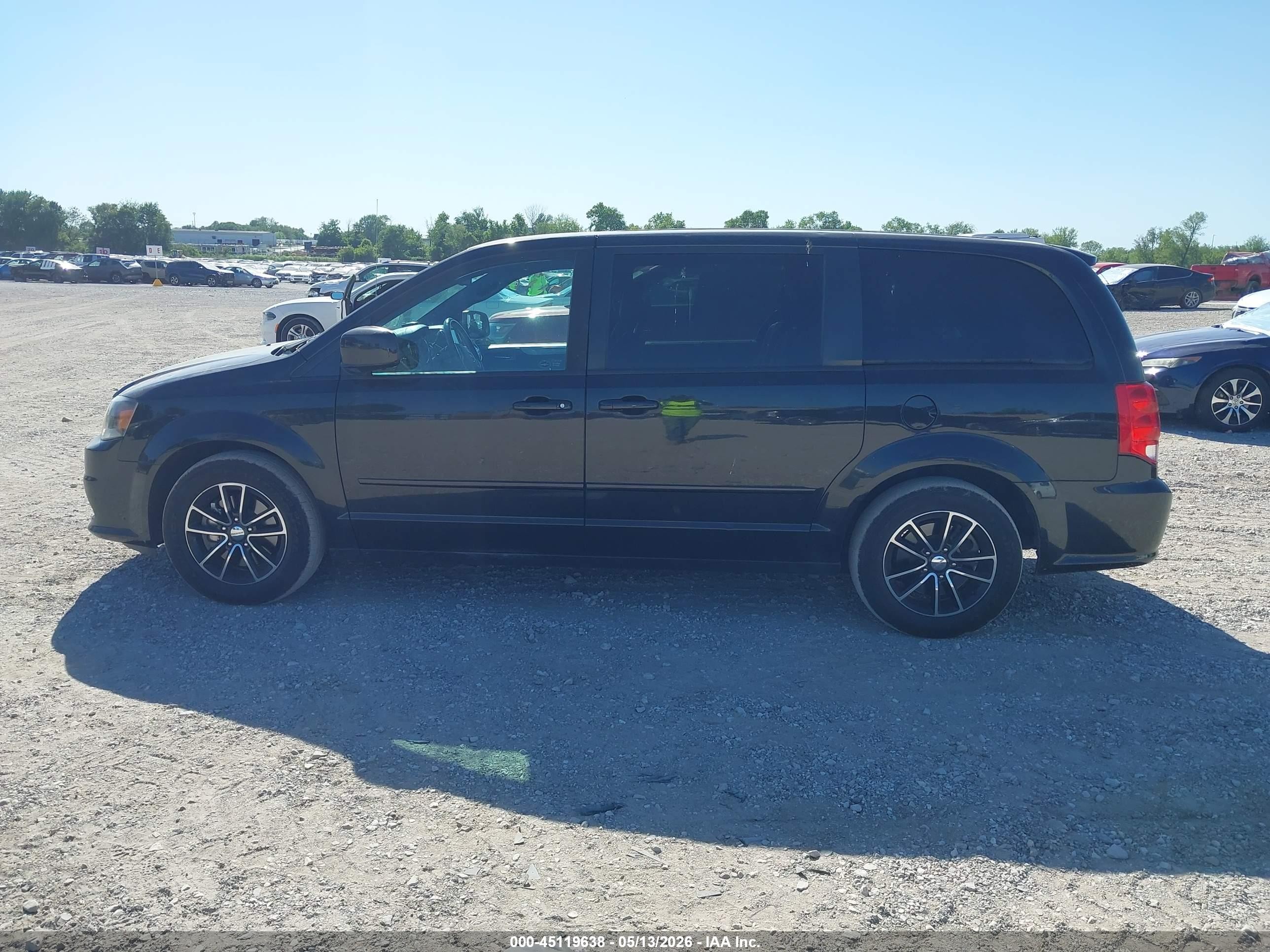 2016 Dodge Grand Caravan R/t Черный vin: 2C4RDGEG8GR124768