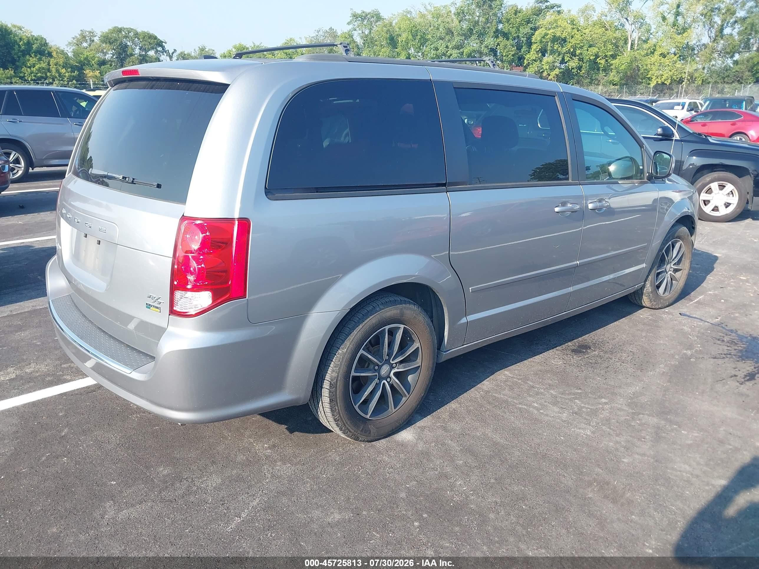 2016 Dodge Grand Caravan R/t Silver vin: 2C4RDGEG8GR312206