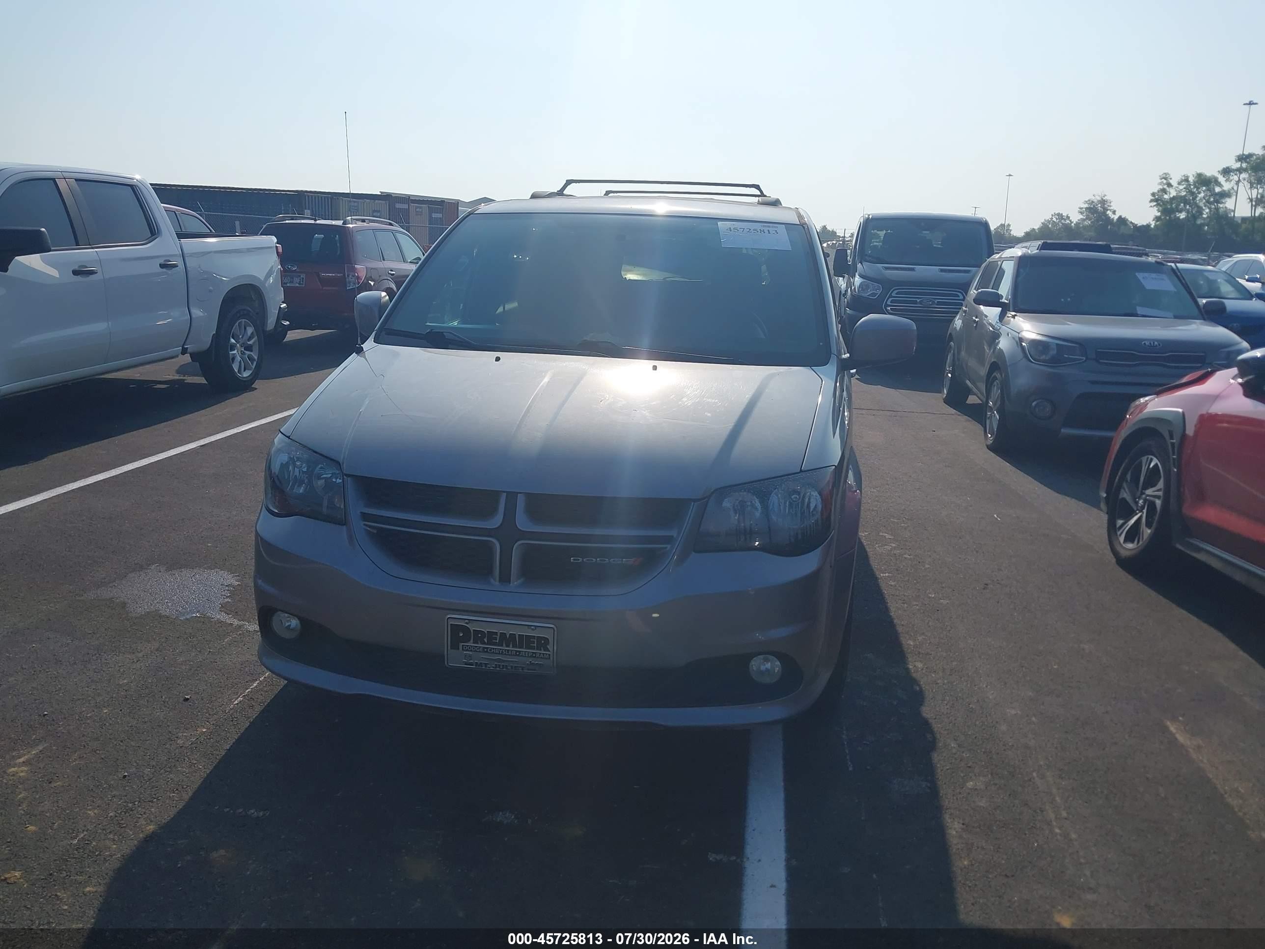 2016 Dodge Grand Caravan R/t Silver vin: 2C4RDGEG8GR312206