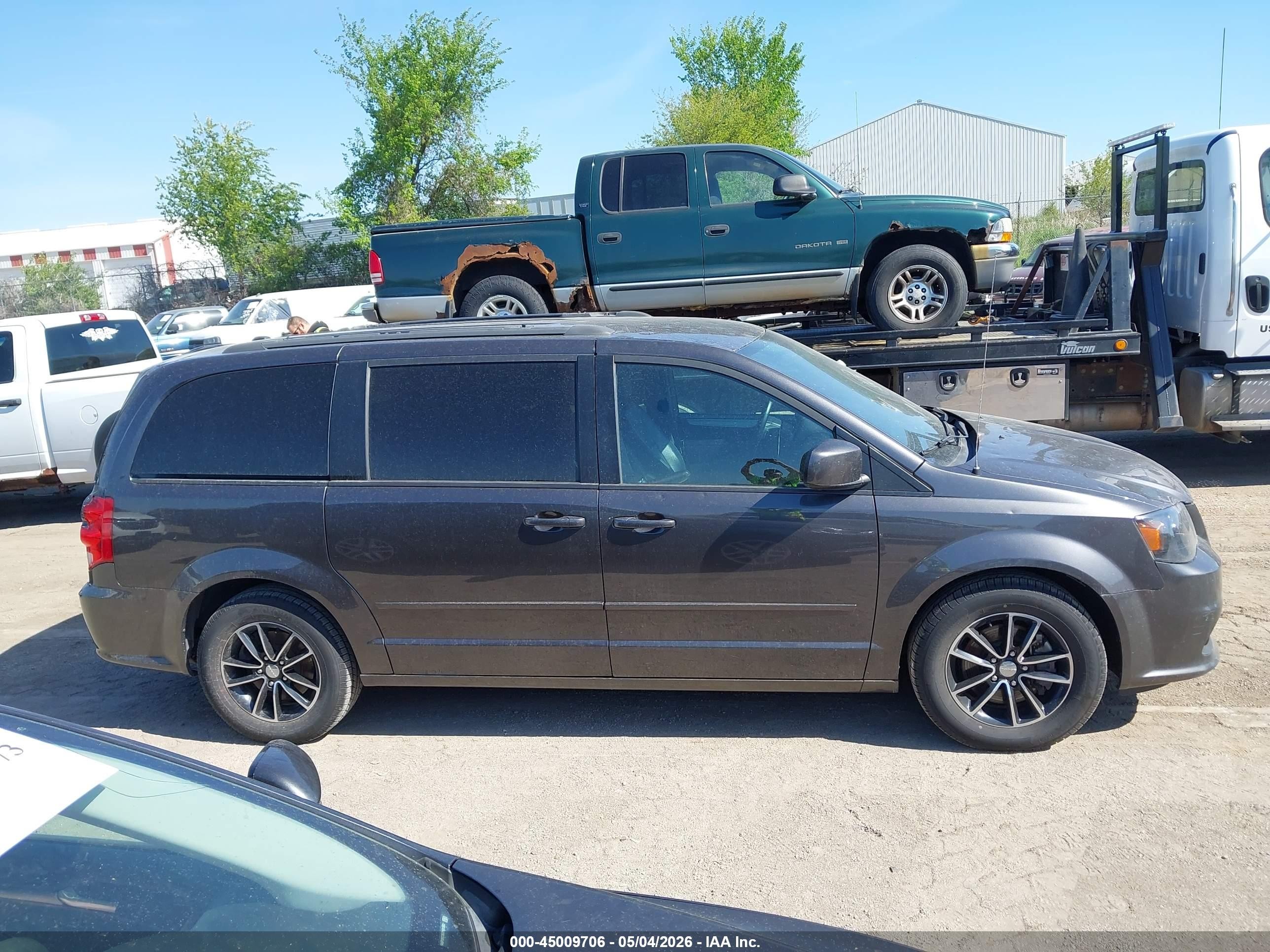 2017 Dodge Grand Caravan Gt Gray vin: 2C4RDGEG8HR693475