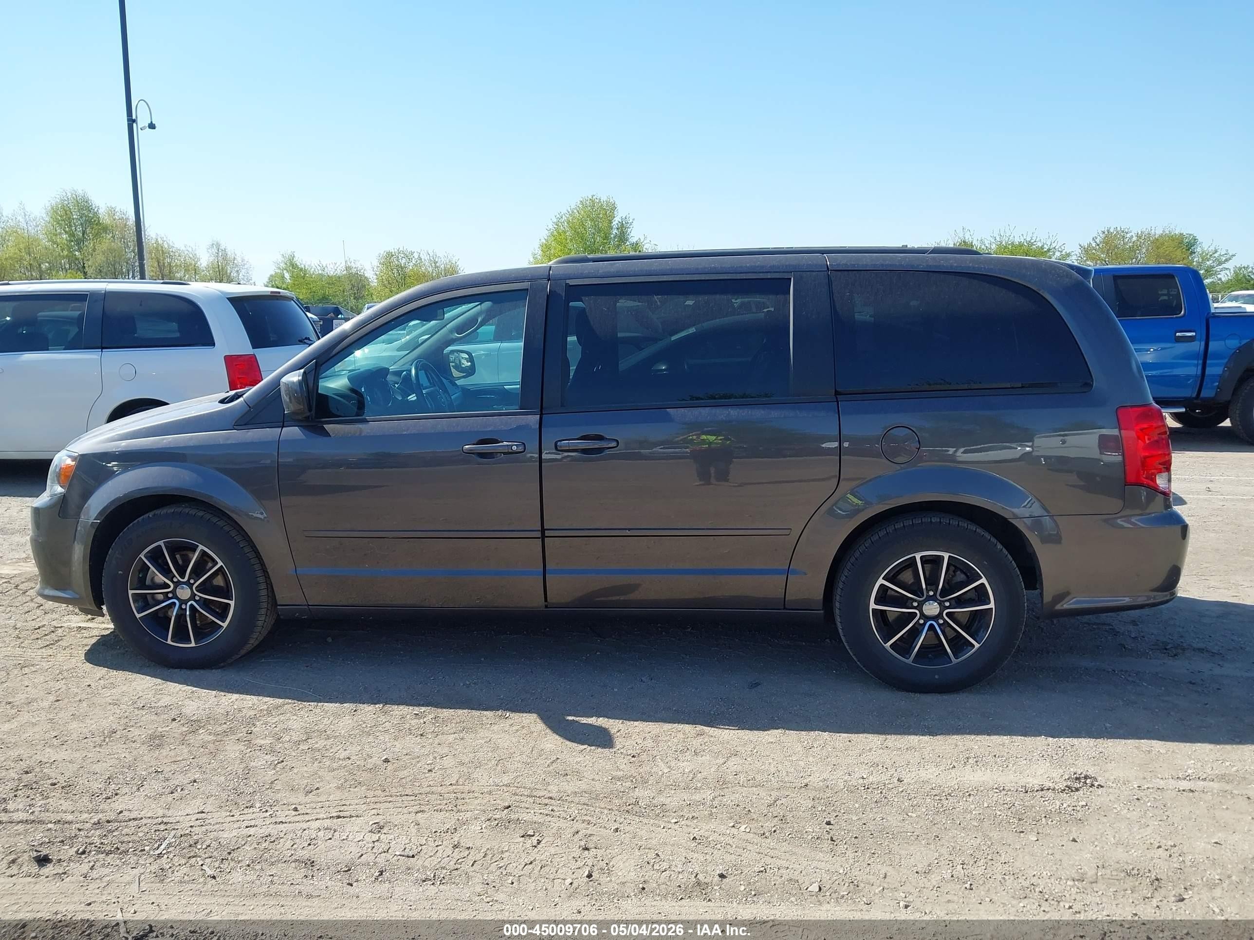 2017 Dodge Grand Caravan Gt Gray vin: 2C4RDGEG8HR693475