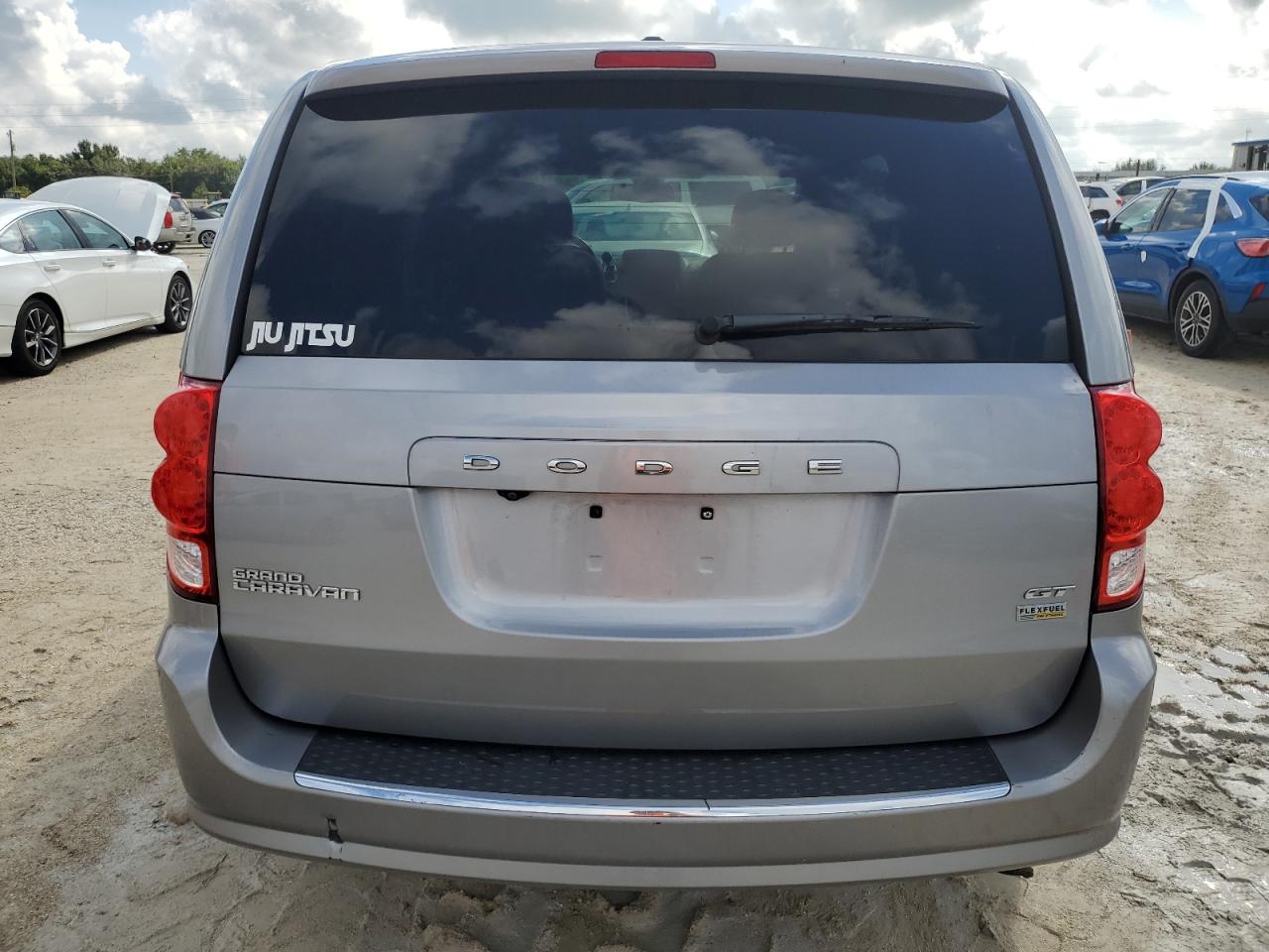 2018 Dodge Grand Caravan Gt Silver vin: 2C4RDGEG9JR345691