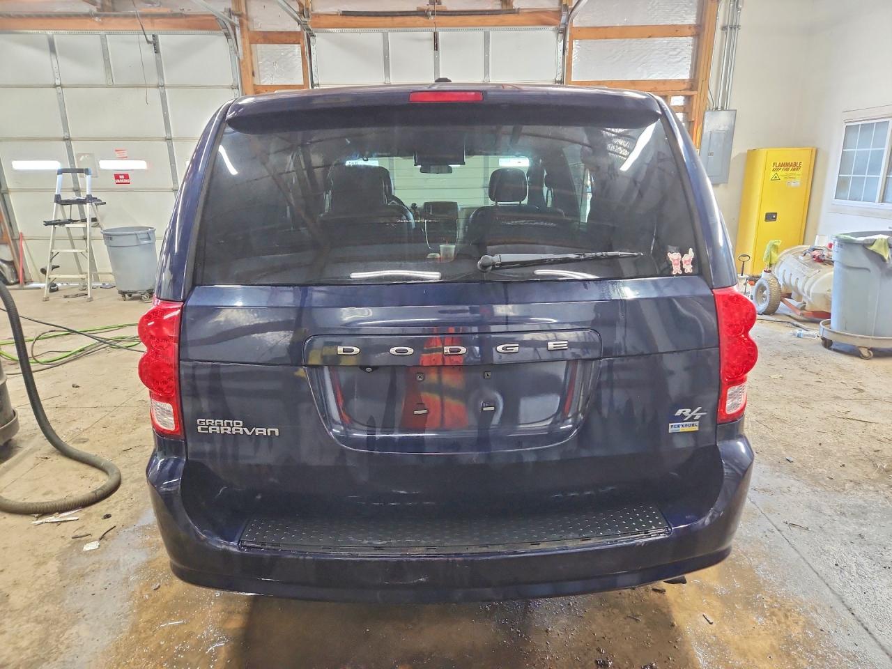 2014 Dodge Grand Caravan R/t Blue vin: 2C4RDGEGXER385638