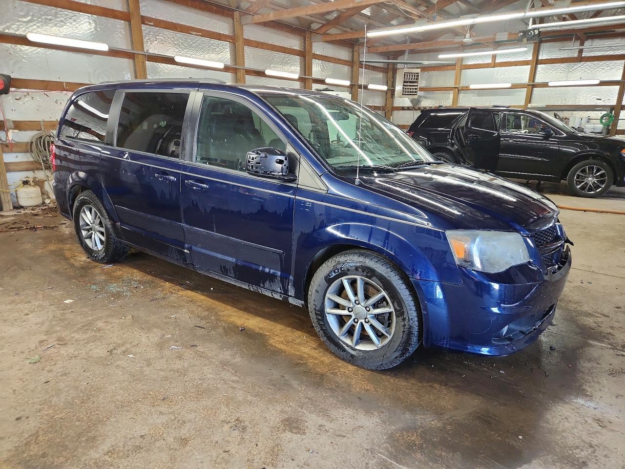 2014 Dodge Grand Caravan R/t Blue vin: 2C4RDGEGXER385638