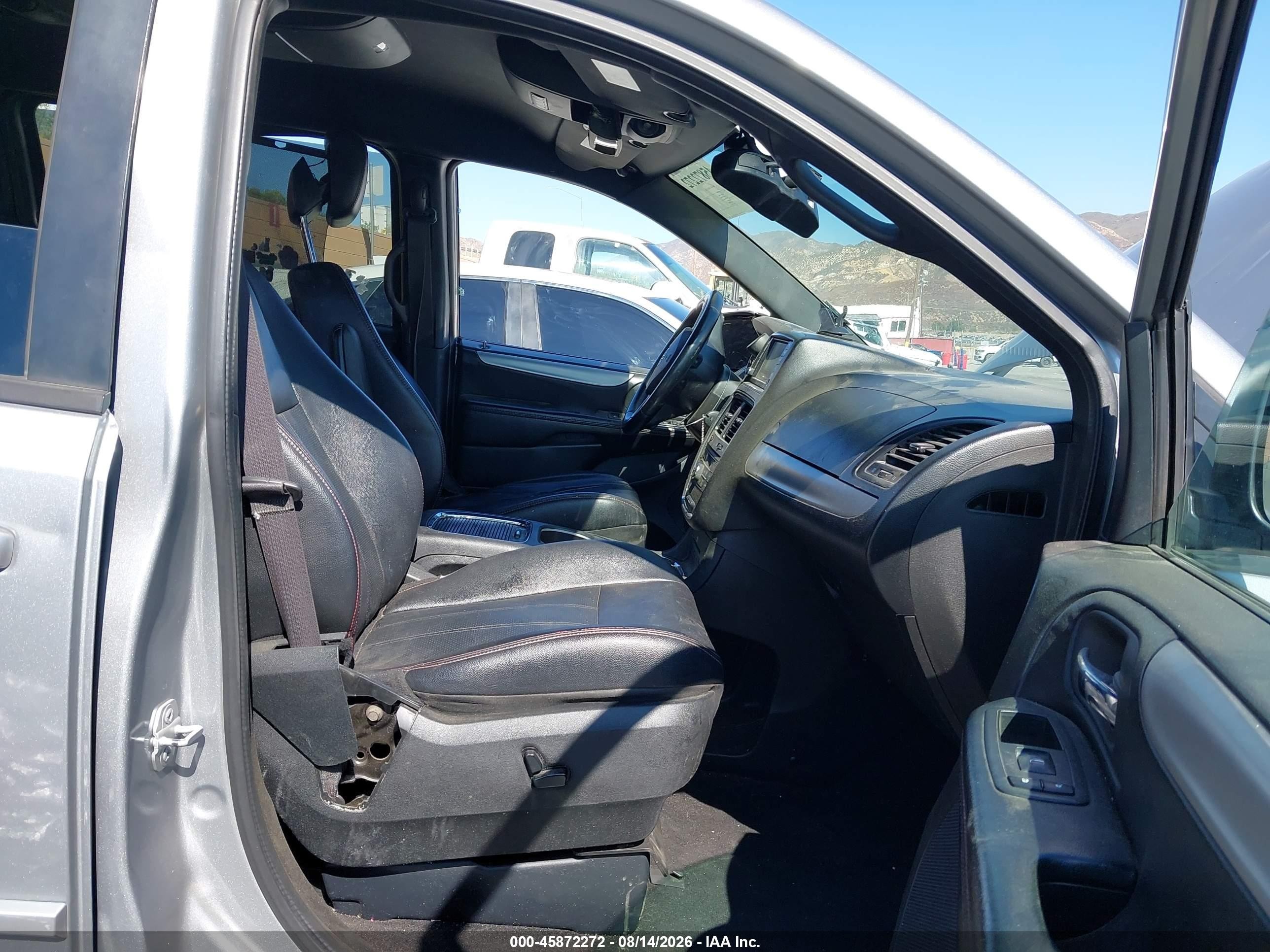 2015 Dodge Grand Caravan R/t Silver vin: 2C4RDGEGXFR516696
