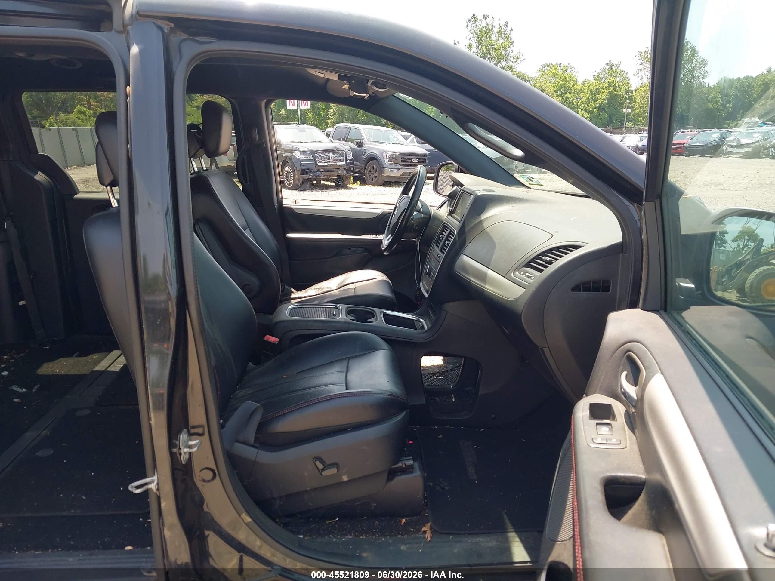 2015 Dodge Grand Caravan R/t Black vin: 2C4RDGEGXFR564179