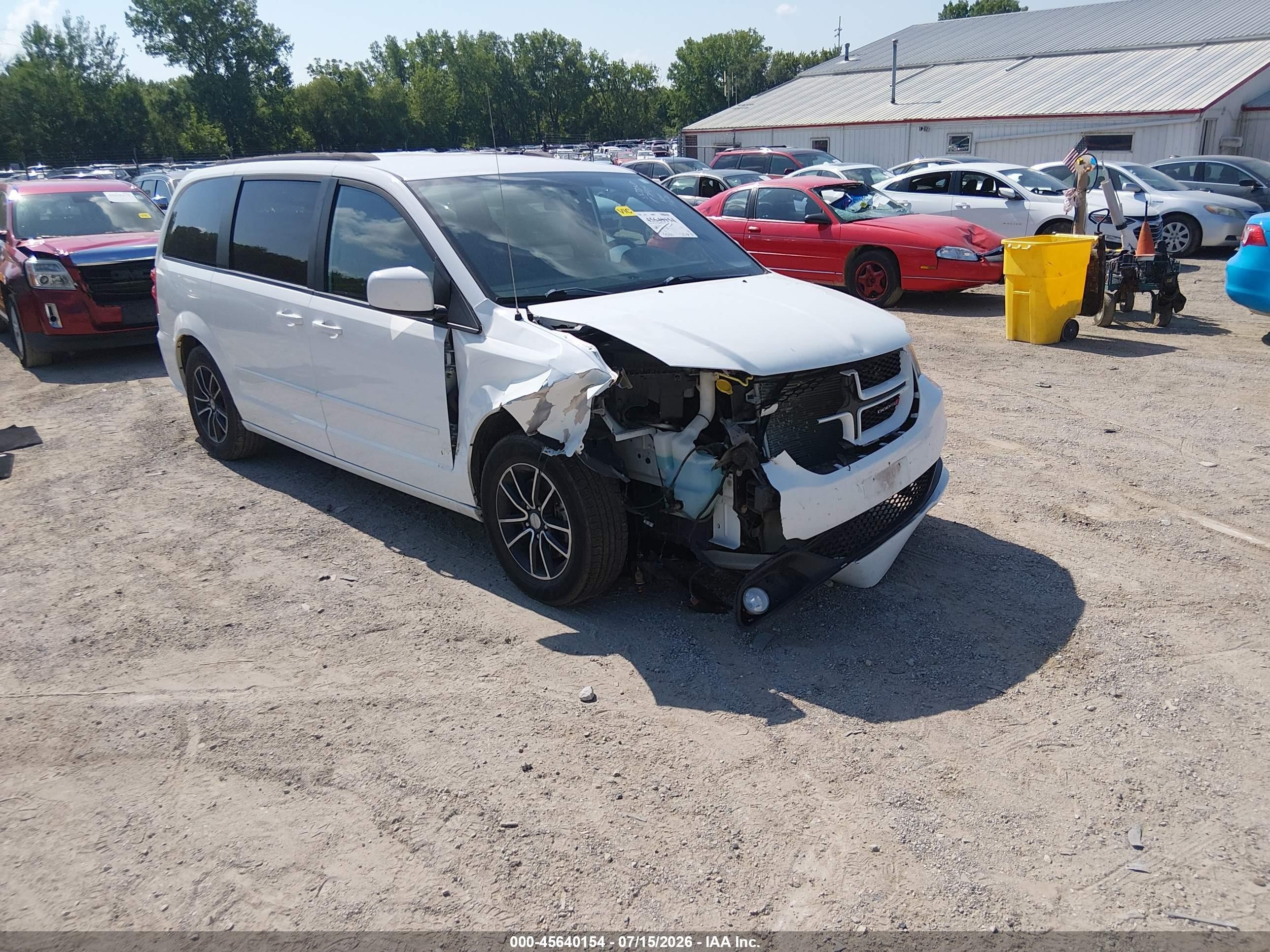 2015 Dodge Grand Caravan R/t White vin: 2C4RDGEGXFR681034