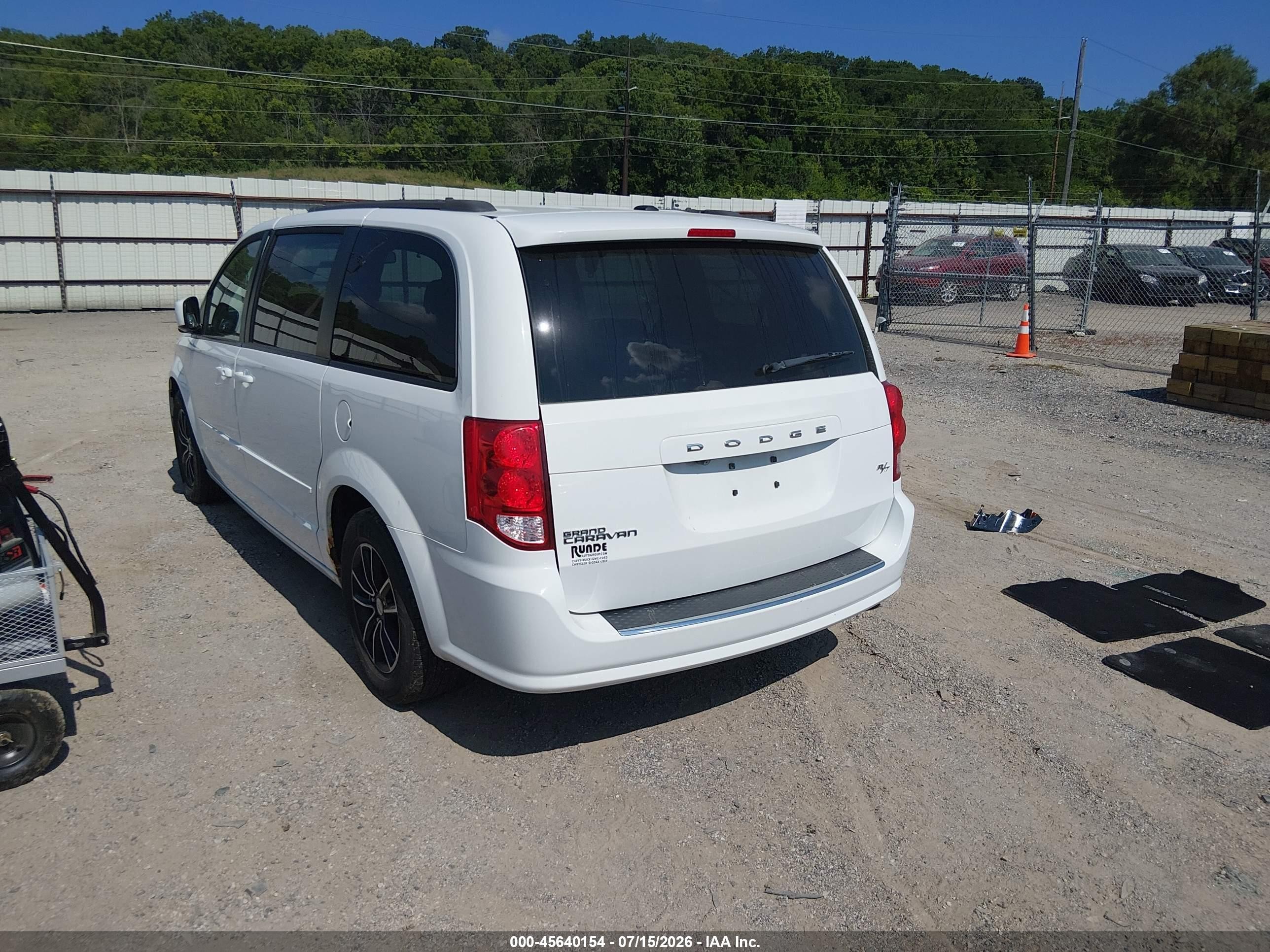 2015 Dodge Grand Caravan R/t White vin: 2C4RDGEGXFR681034