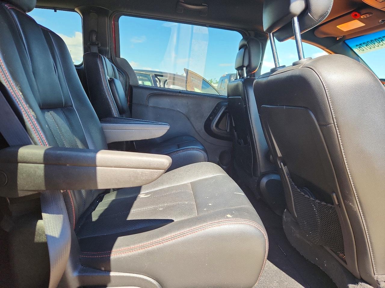 2017 Dodge Grand Caravan Gt Красный vin: 2C4RDGEGXHR602271