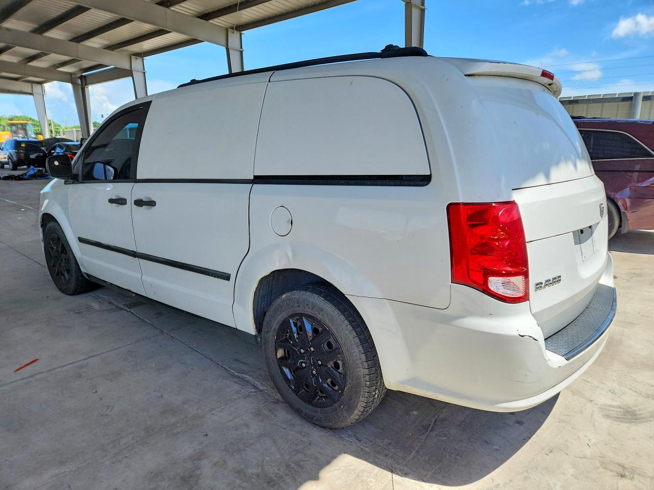 2014 Ram Tradesman White vin: 2C4RRGAG2ER468987