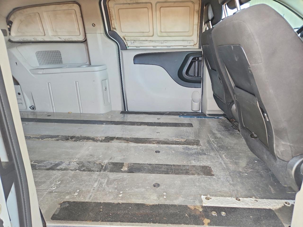 2014 Ram Tradesman White vin: 2C4RRGAG2ER468987