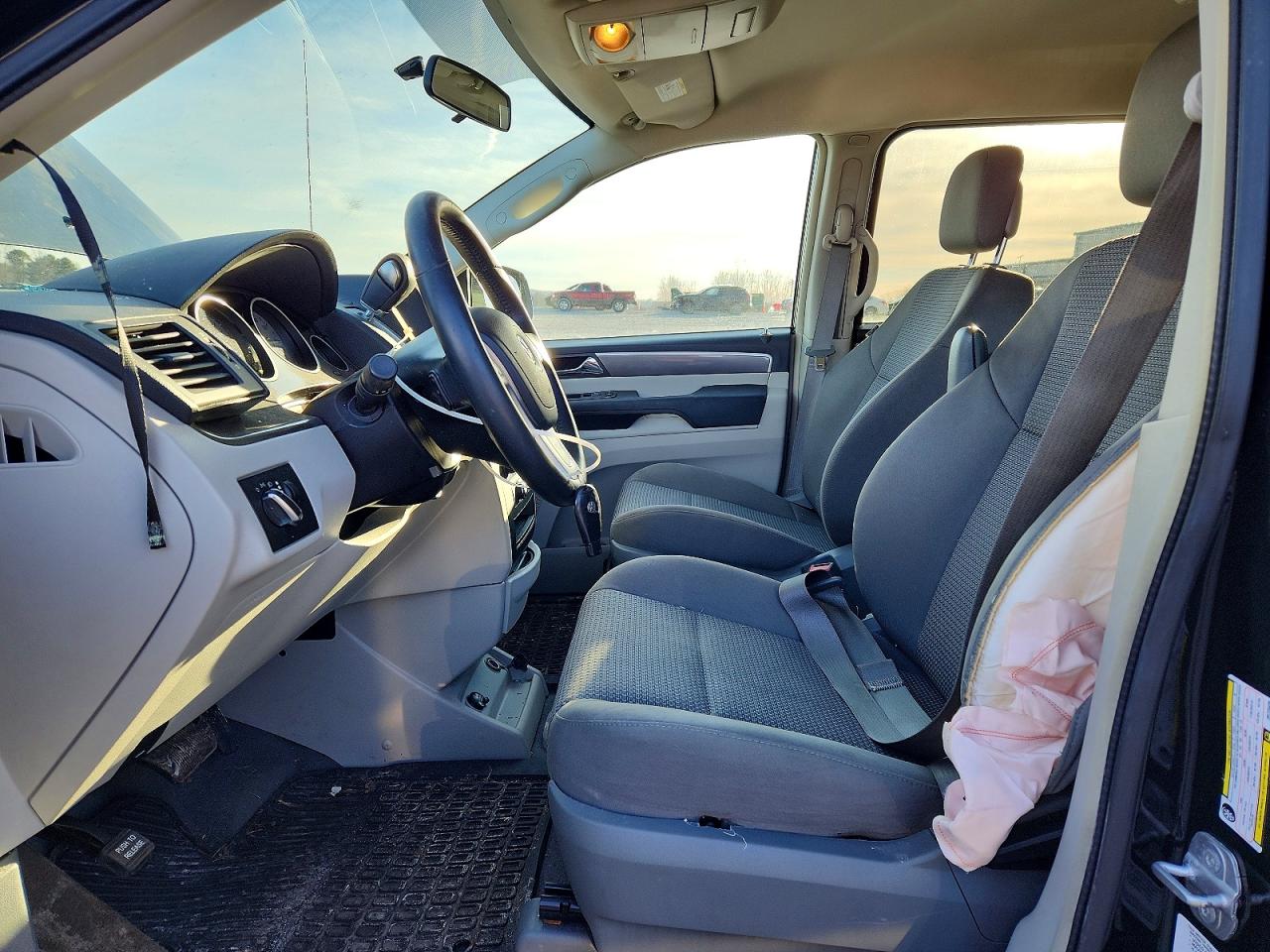 2013 Volkswagen Routan S Black vin: 2C4RVAAG0DR725409