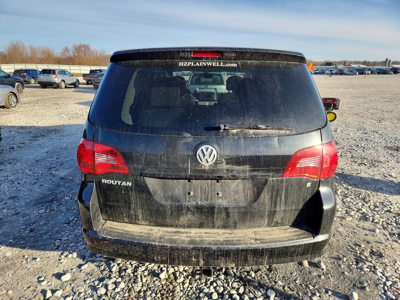 2013 Volkswagen Routan S Black vin: 2C4RVAAG0DR725409