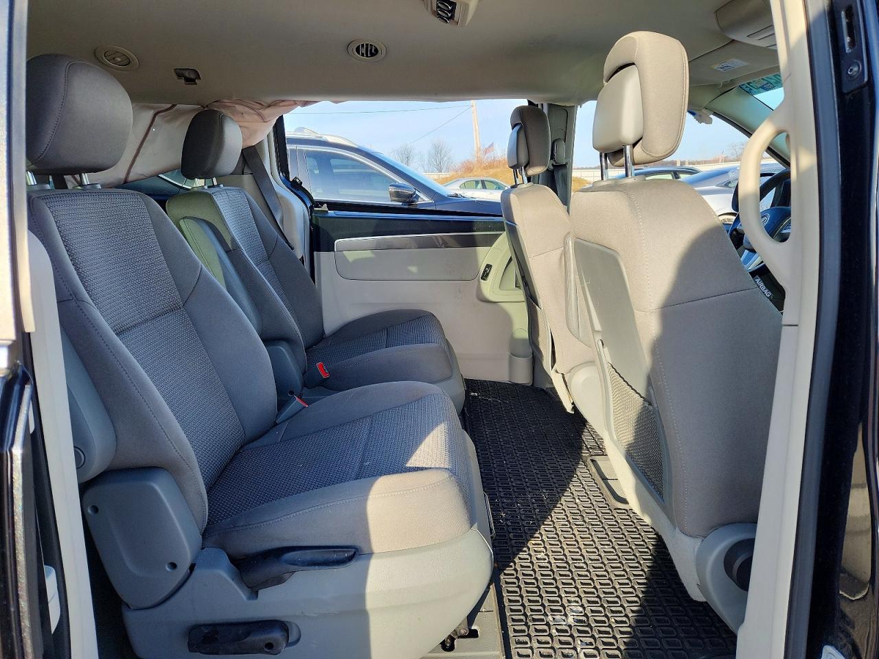 2013 Volkswagen Routan S Black vin: 2C4RVAAG0DR725409
